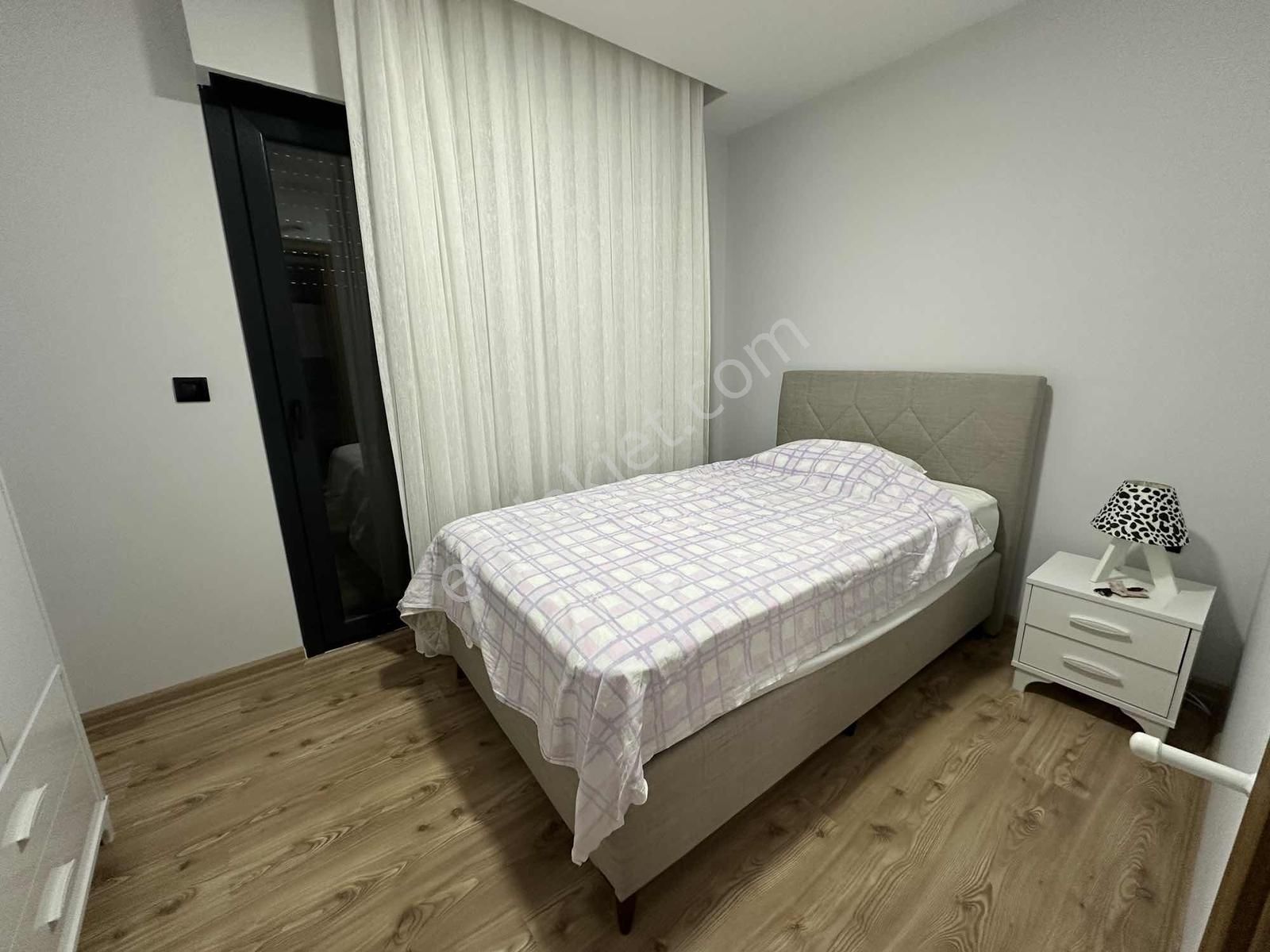 Kuşadası Davutlar Sahili Geniş Bahçeli Eşyalı Satılık Villa - Görsel 7