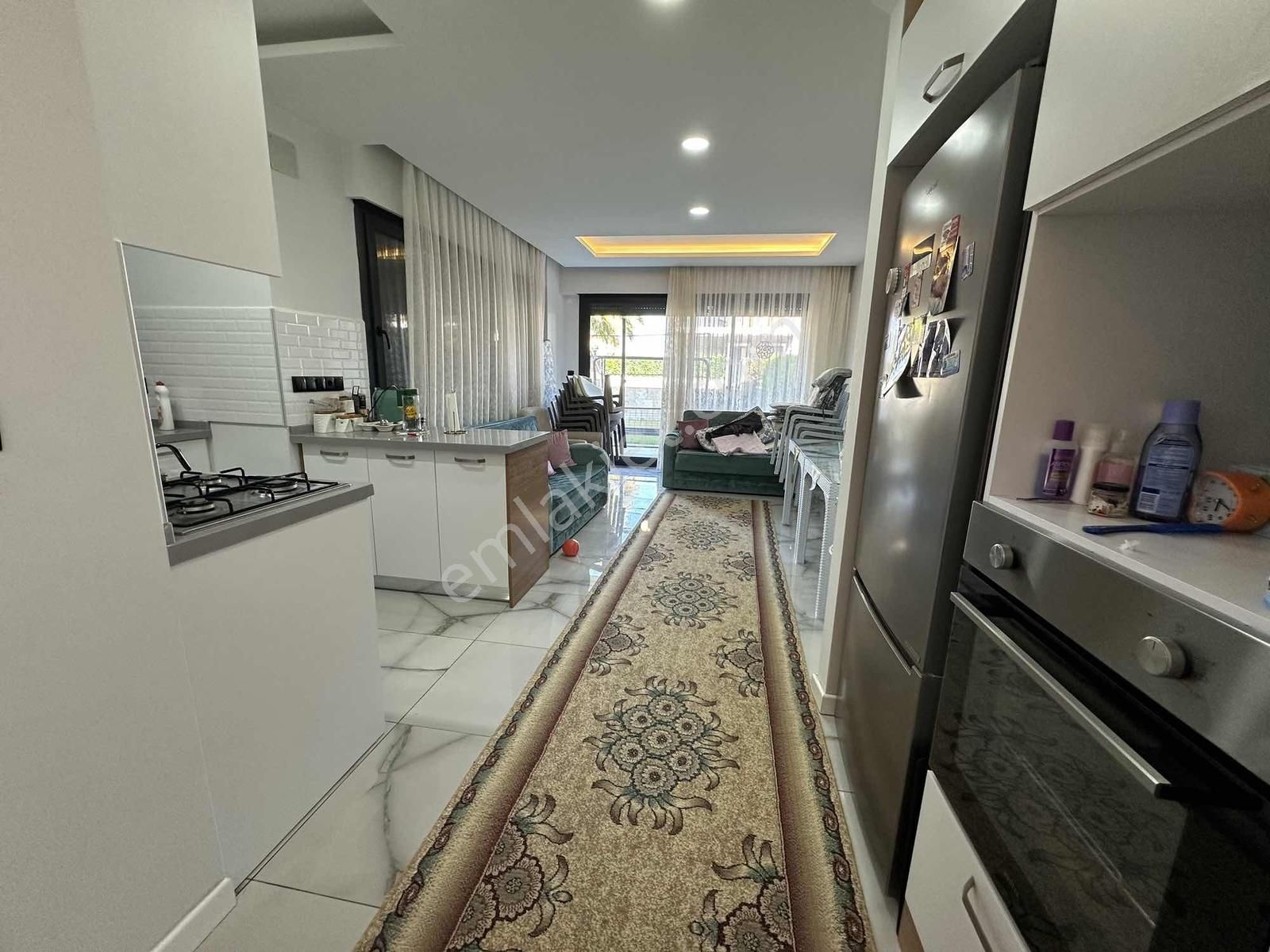 Kuşadası Davutlar Sahili Geniş Bahçeli Eşyalı Satılık Villa - Görsel 28