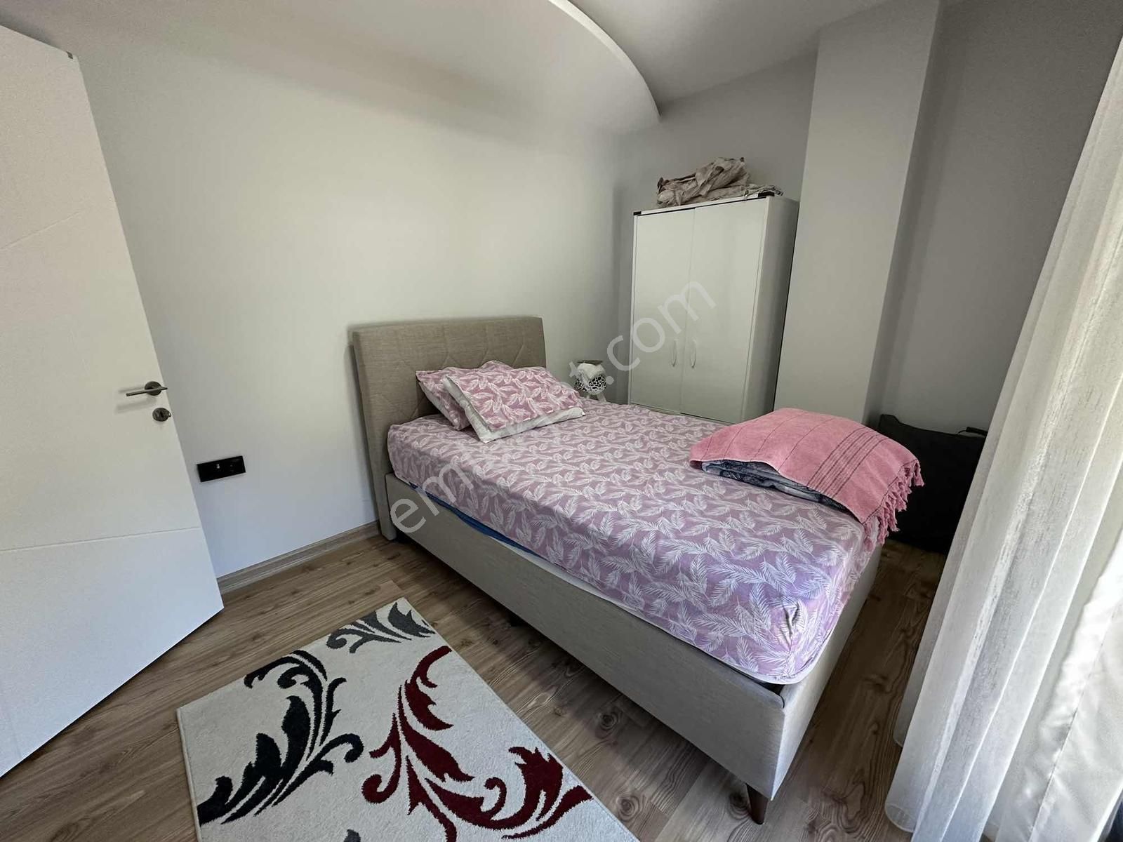 Kuşadası Davutlar Sahili Geniş Bahçeli Eşyalı Satılık Villa - Görsel 14