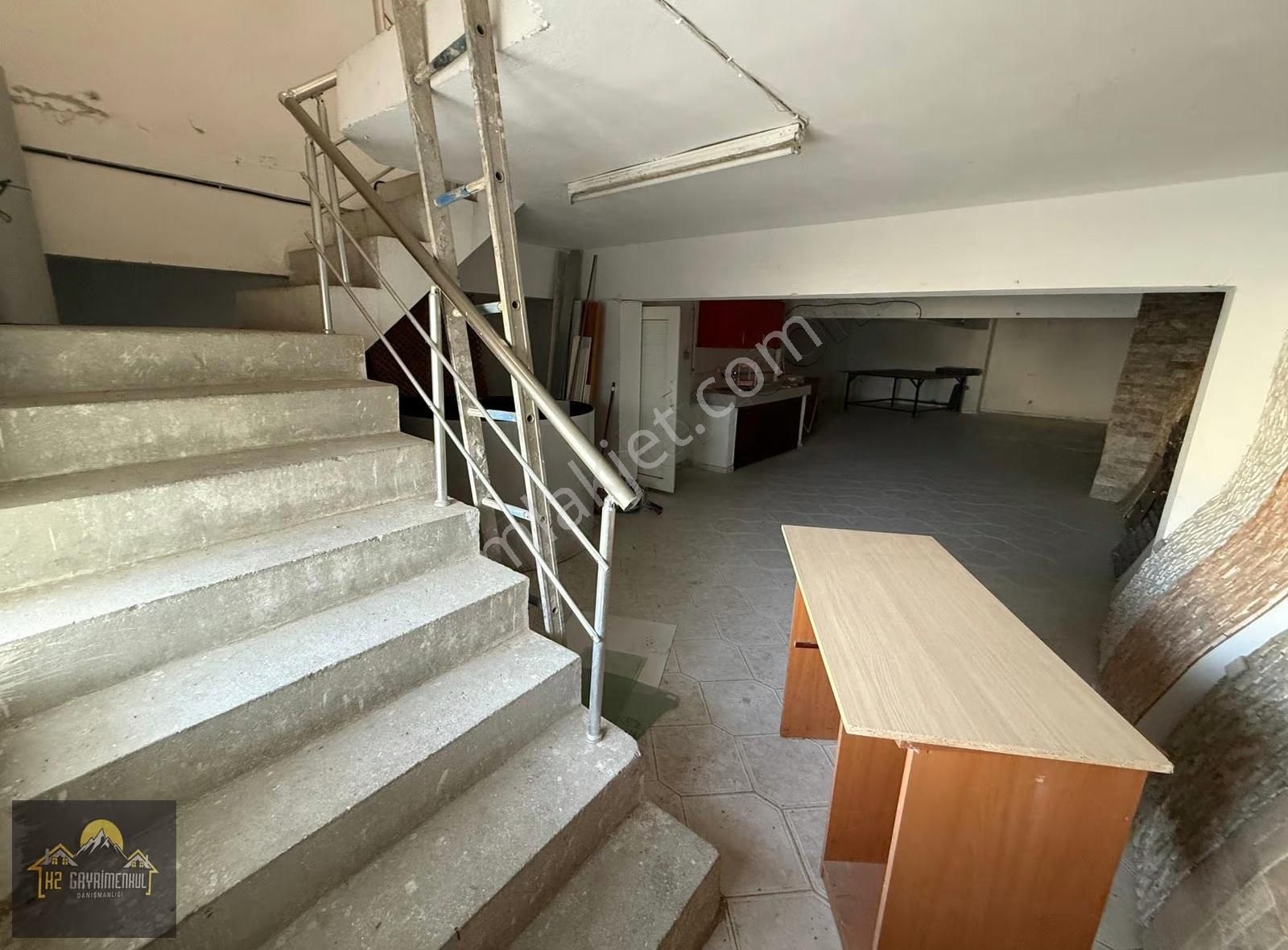 Ana Yola Sıfır | 3 Katlı | 380 M² | Ayrı Girişli Depolu | Güçlü - Görsel 20