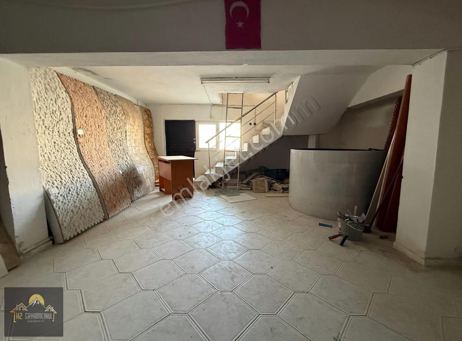 Ana Yola Sıfır | 3 Katlı | 380 M² | Ayrı Girişli Depolu | Güçlü - Görsel 11