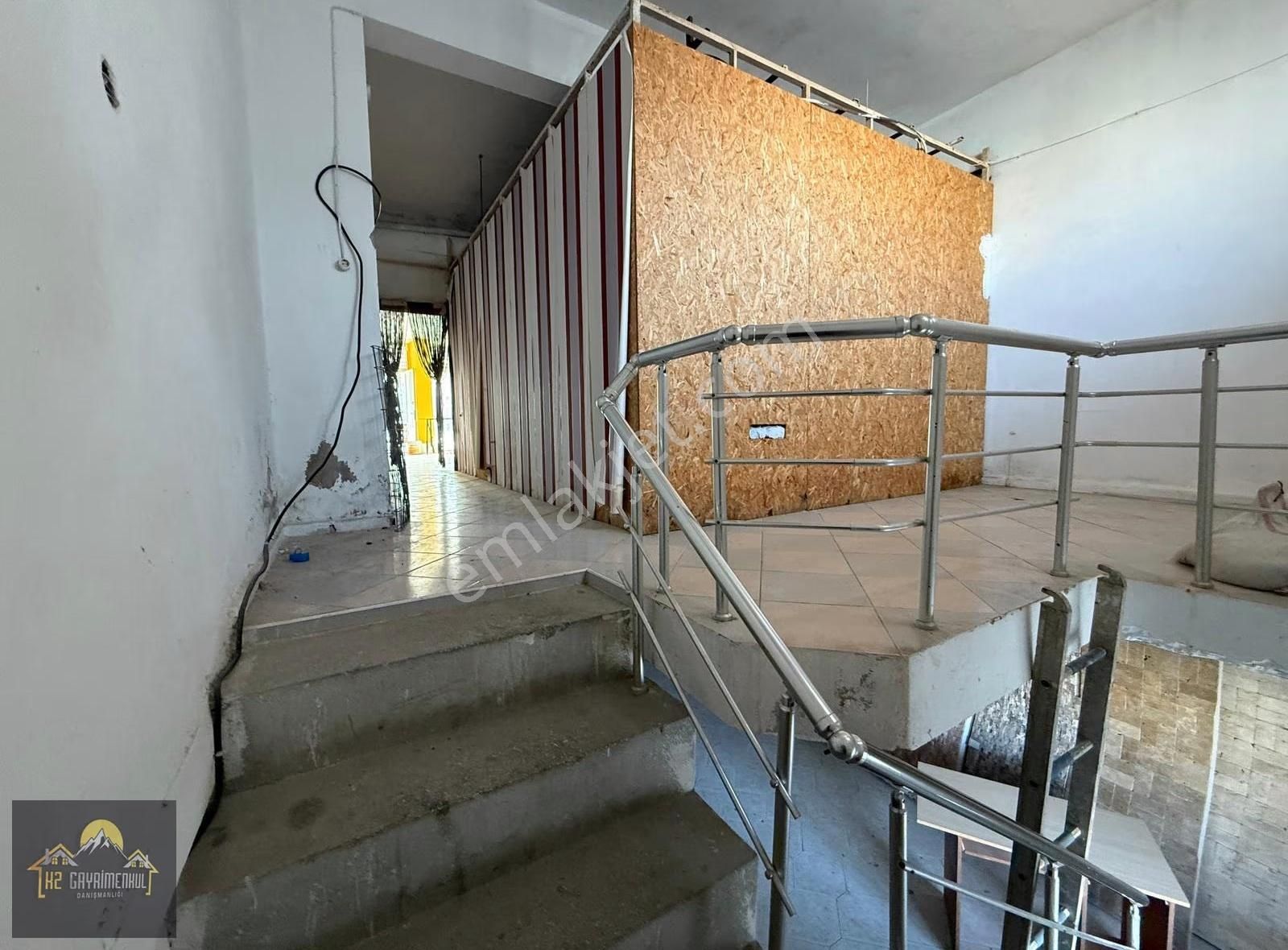 Ana Yola Sıfır | 3 Katlı | 380 M² | Ayrı Girişli Depolu | Güçlü - Görsel 14