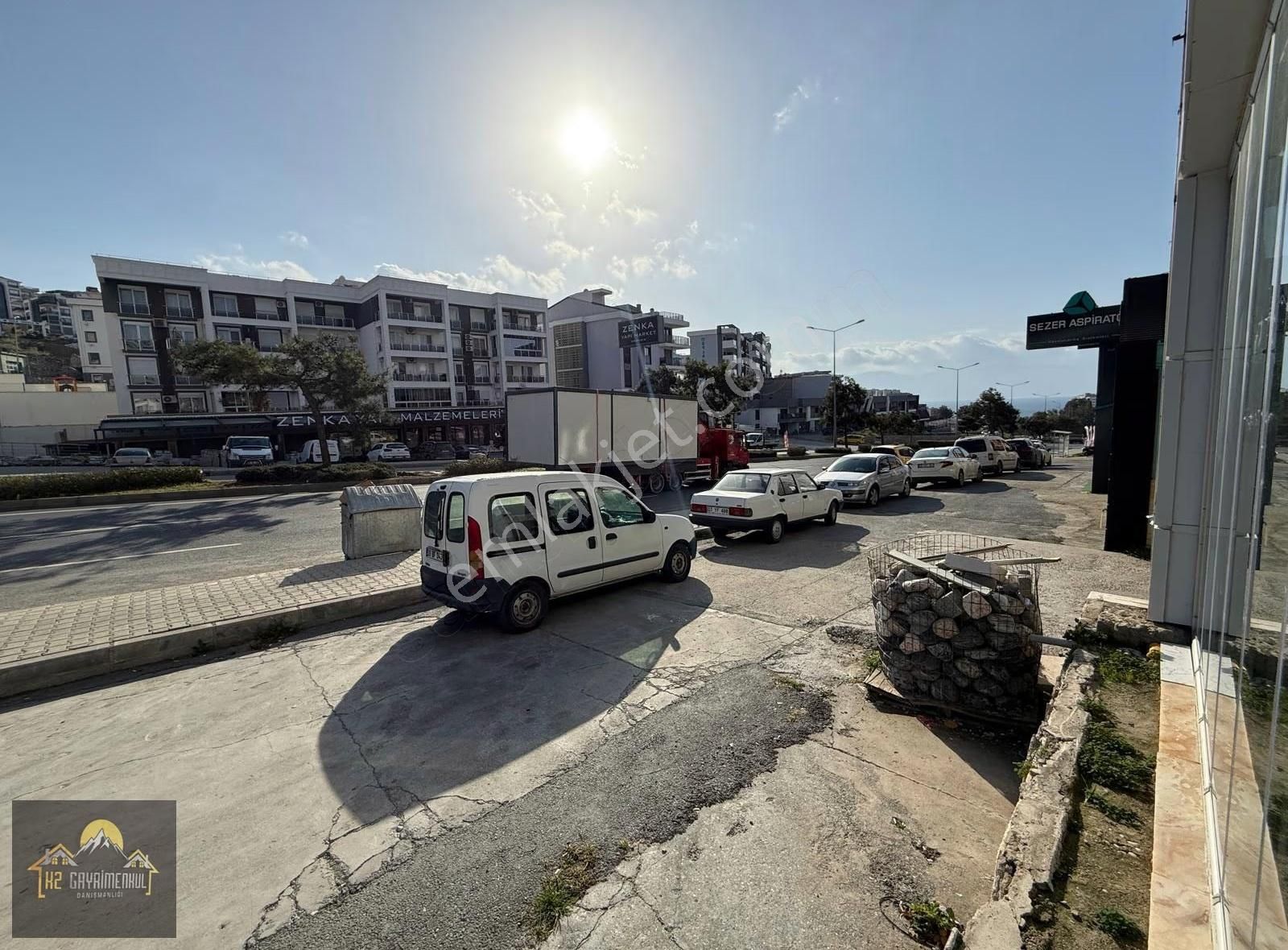 Ana Yola Sıfır | 3 Katlı | 380 M² | Ayrı Girişli Depolu | Güçlü