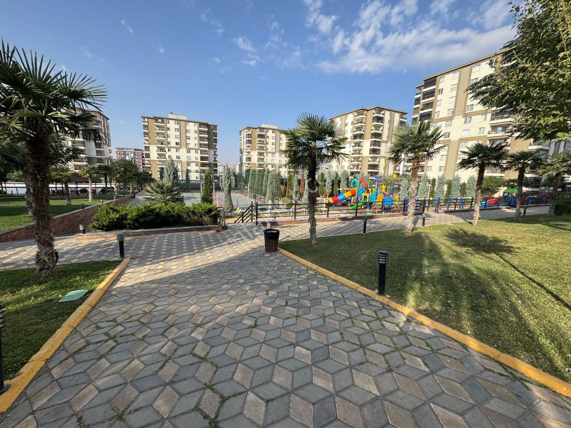 Yaşarsoy Gyodan Ataşehir Prestij Sitesi 4+1 Peyzaj Cepheli Daire - Görsel 29