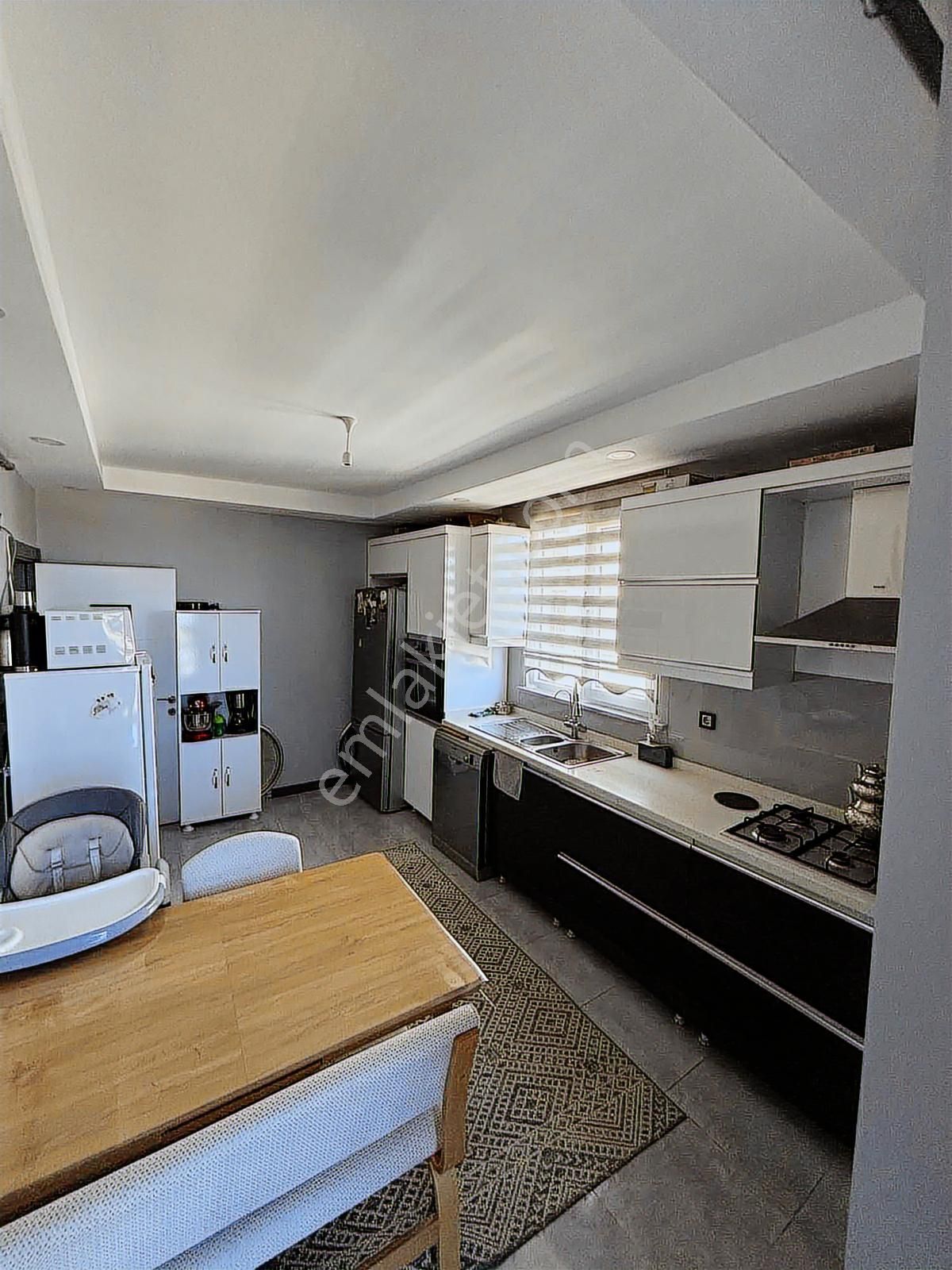 Tepe Yolu Üzerinde Satılık 3+1 Daire Okullar Bölgesinde - Görsel 4