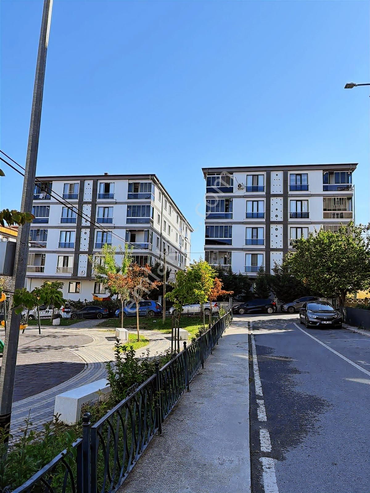 Tepe Yolu Üzerinde Satılık 3+1 Daire Okullar Bölgesinde - Görsel 24