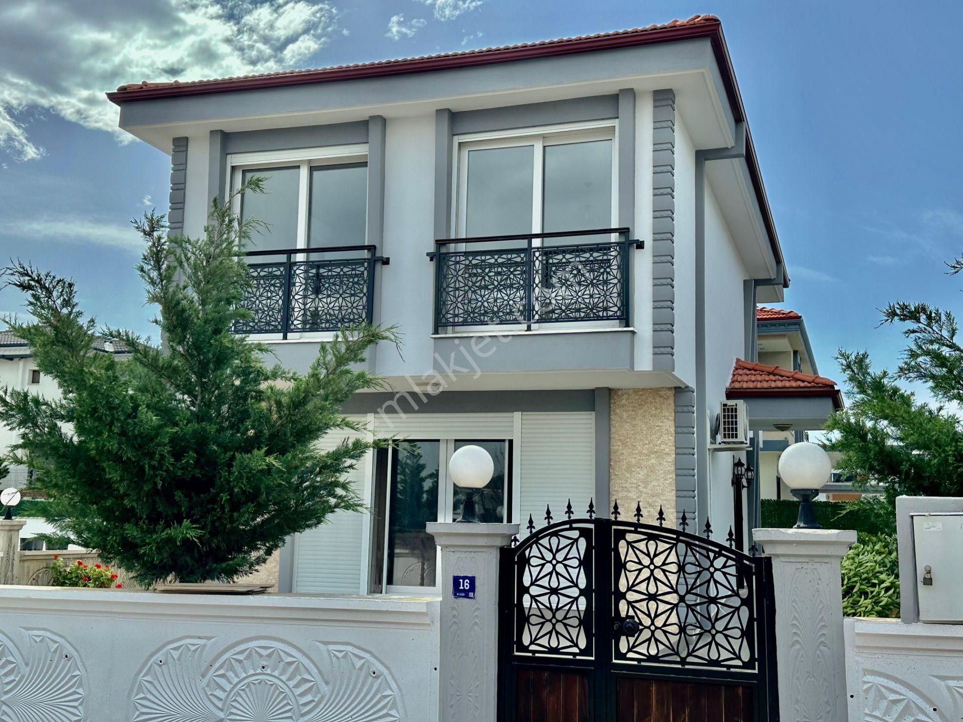 Didim Efeler Mah. 245 M2 Arsa İçerisinde 3+1 Ful Eşyalı Bahçeli Tam Müstakil Villamız Satışdadır - Görsel 32