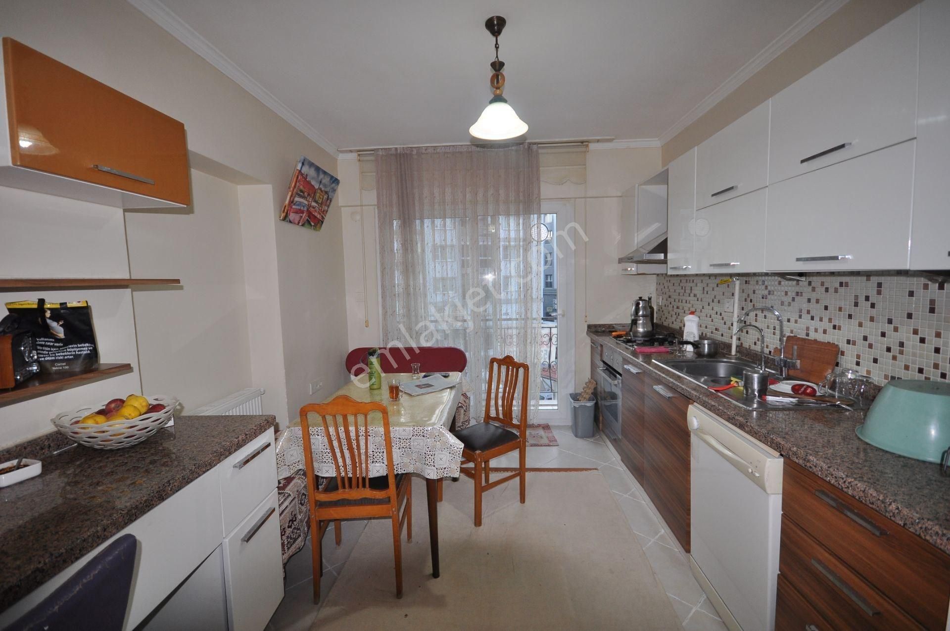 Söke Çarşamba Pazarı Karşısı Satılık 3+1 Daire