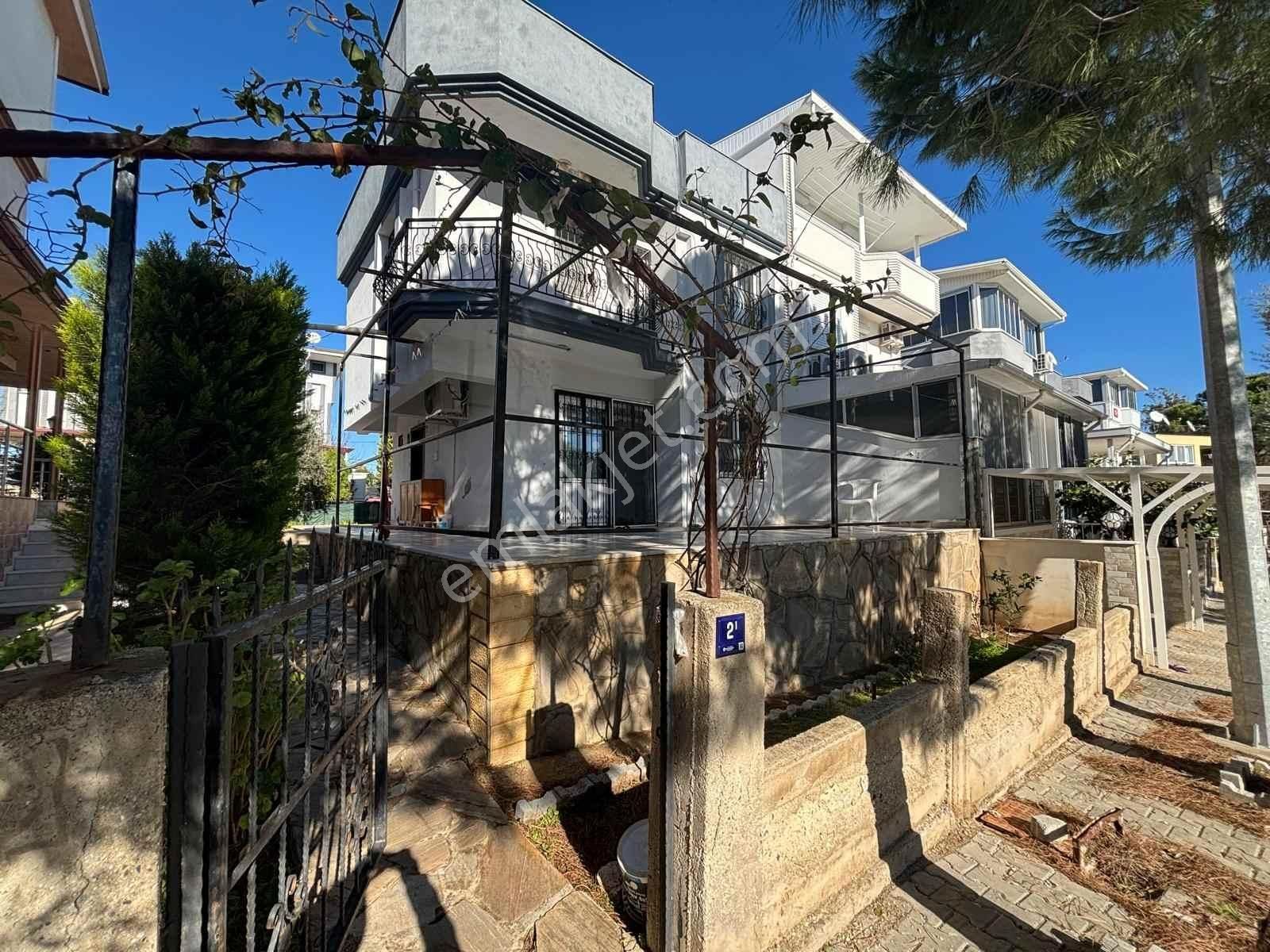 Didim Altınkum Mahallesi Yörükkent Sitesi'nde Satılık Bitişik Ni