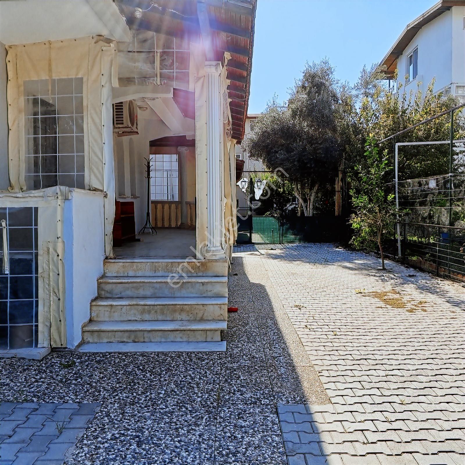 Stoptan Denize 200 Metre Mesafede Satılık Villa - Görsel 2