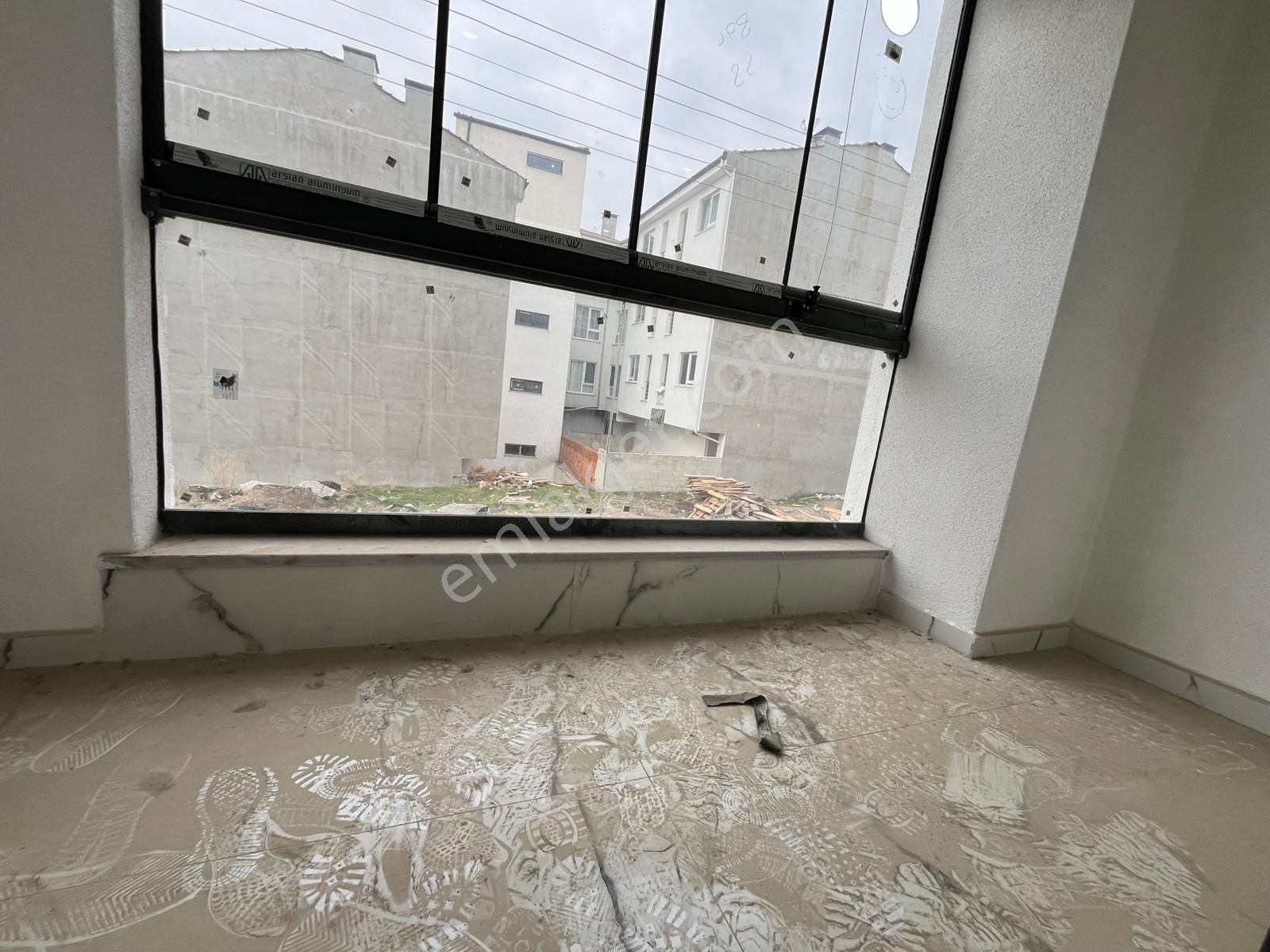 Tuncay Kartal'dan Çamlıca Mh Tombakzade Cd Yakını Özel Garajlı 3+1 - Görsel 9