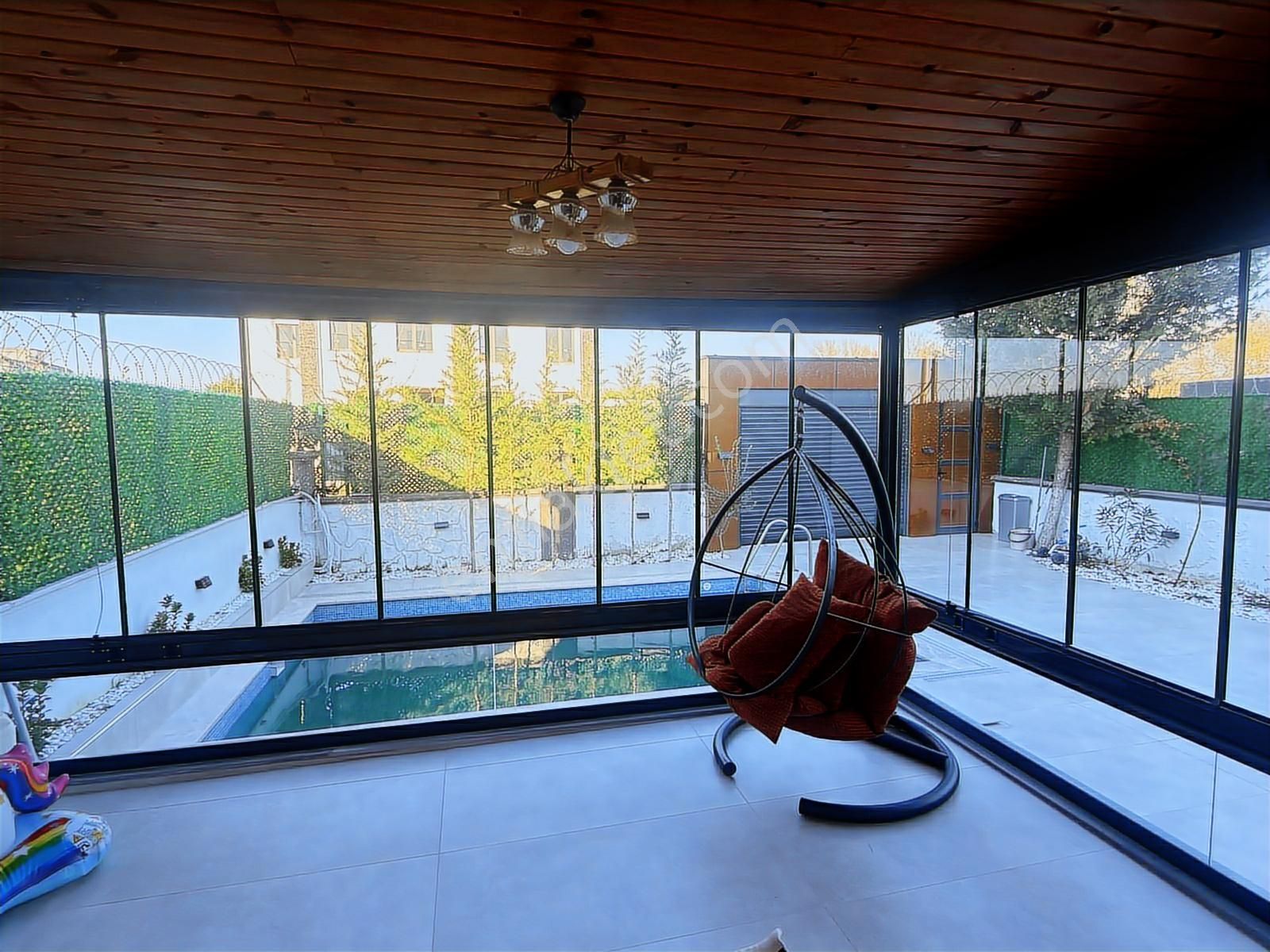 Değerine Değer Katan Bölgede Satılık Villa - Görsel 17