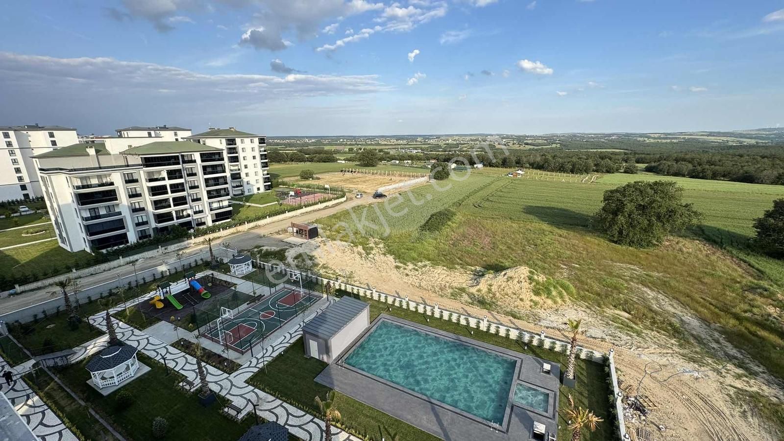 Çerkezköy Tepe Bölgesinde Lüks Kiralık 3+1 Daire - Görsel 9