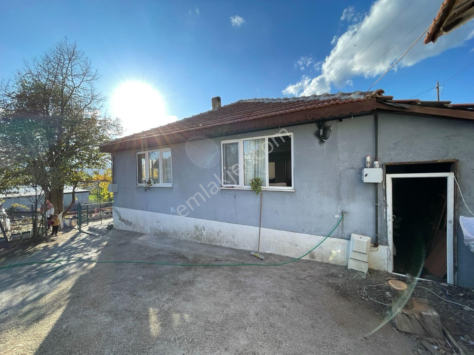 Elfi'den Marmaracık'ta Yola Cephe Satılık Sanayi Elektrikli Arsa - Görsel 5