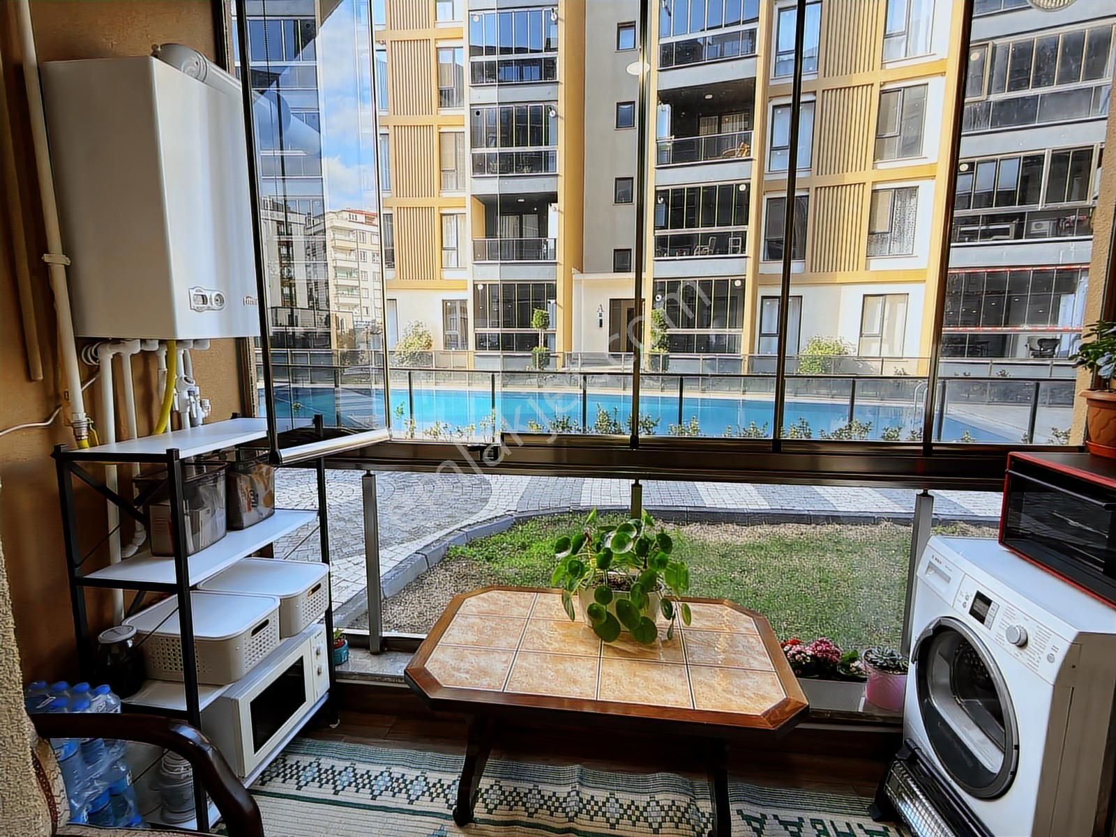 Çerkezköy'de Havuzlu Butik Site'de Kiracılı 1+1 Satılık Daire - Görsel 4