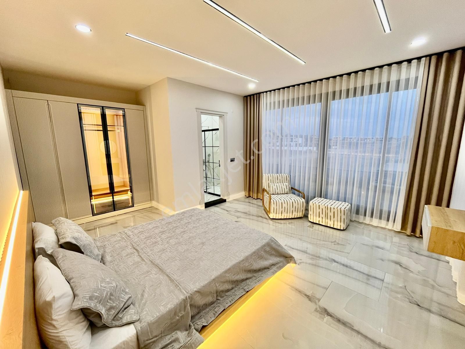 Didim Efeler Mah. 500 M2 Arsa İçinde 5+1 Ful Eşyalı Akıllı Sistemli Jakuzili Tam Müstakil Villamız - Görsel 14