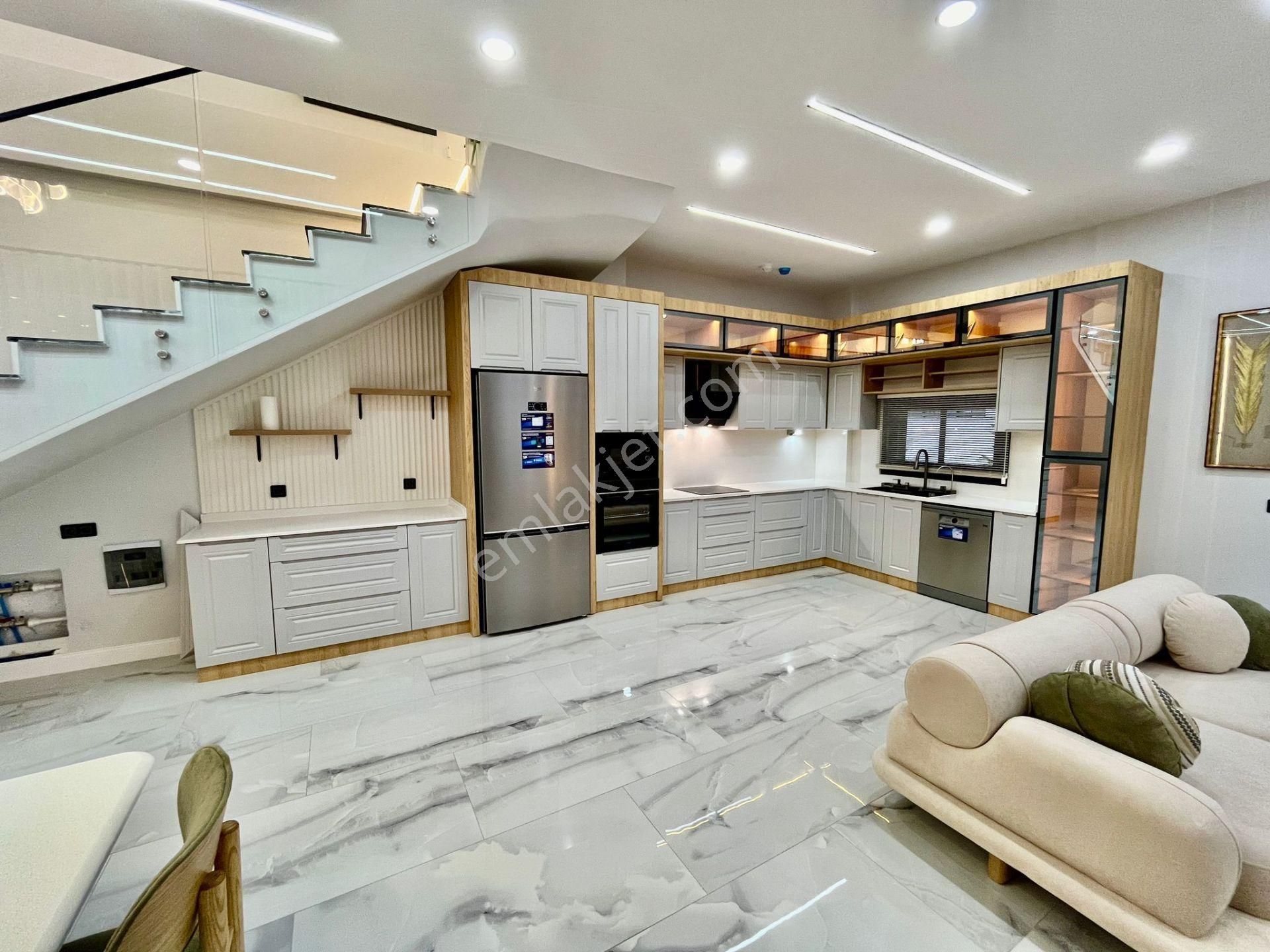 Didim Efeler Mah. 500 M2 Arsa İçinde 5+1 Ful Eşyalı Akıllı Sistemli Jakuzili Tam Müstakil Villamız - Görsel 8