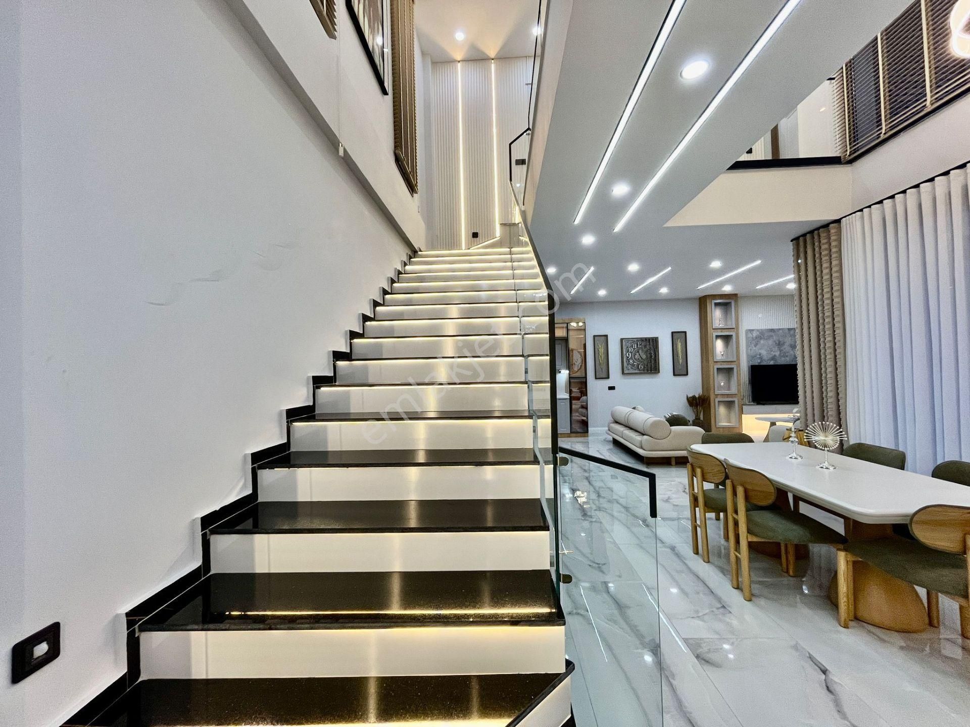 Didim Efeler Mah. 500 M2 Arsa İçinde 5+1 Ful Eşyalı Akıllı Sistemli Jakuzili Tam Müstakil Villamız - Görsel 26