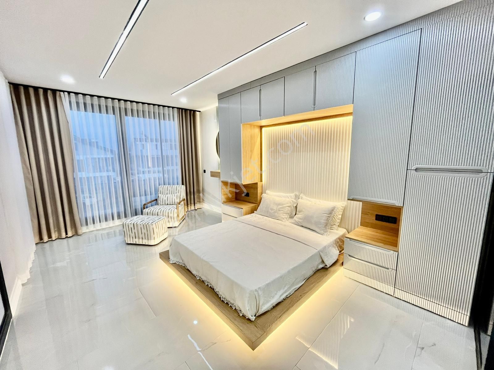 Didim Efeler Mah. 500 M2 Arsa İçinde 5+1 Ful Eşyalı Akıllı Sistemli Jakuzili Tam Müstakil Villamız - Görsel 20