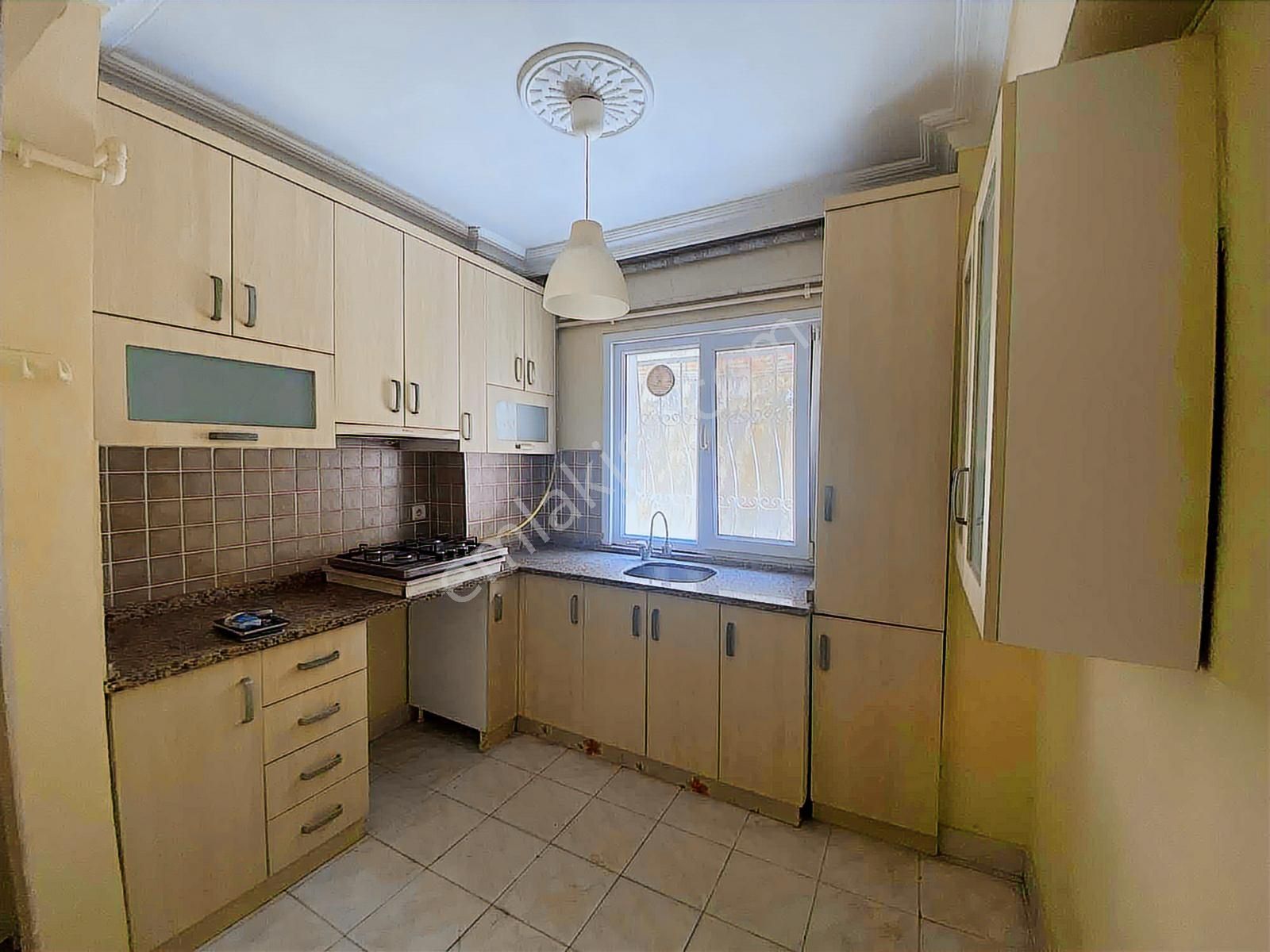 Eles Gayrimenkulden Satılık Ferah Mahallesinde 2+1 Bahçe Katı - Görsel 12