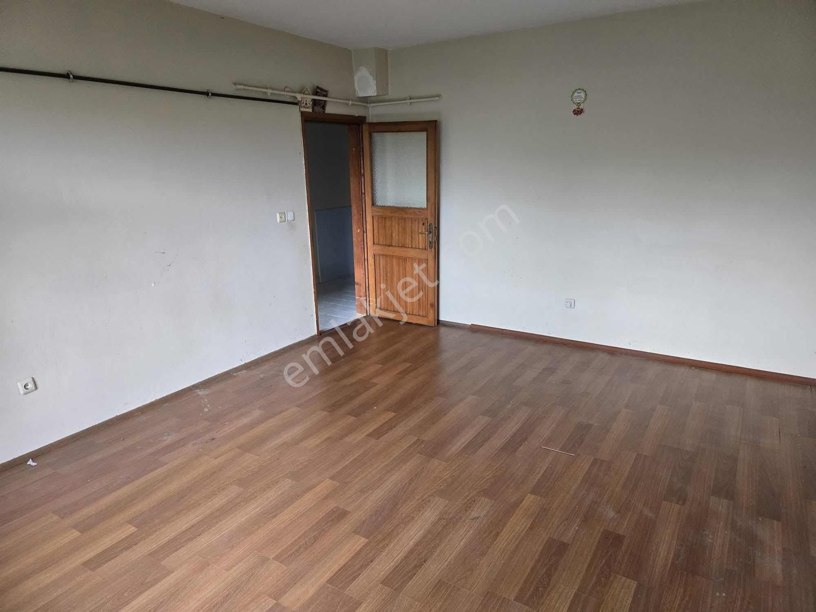 Kiralık Kazdal Caddesinde 2+1 Giriş Kat Daire - Görsel 9