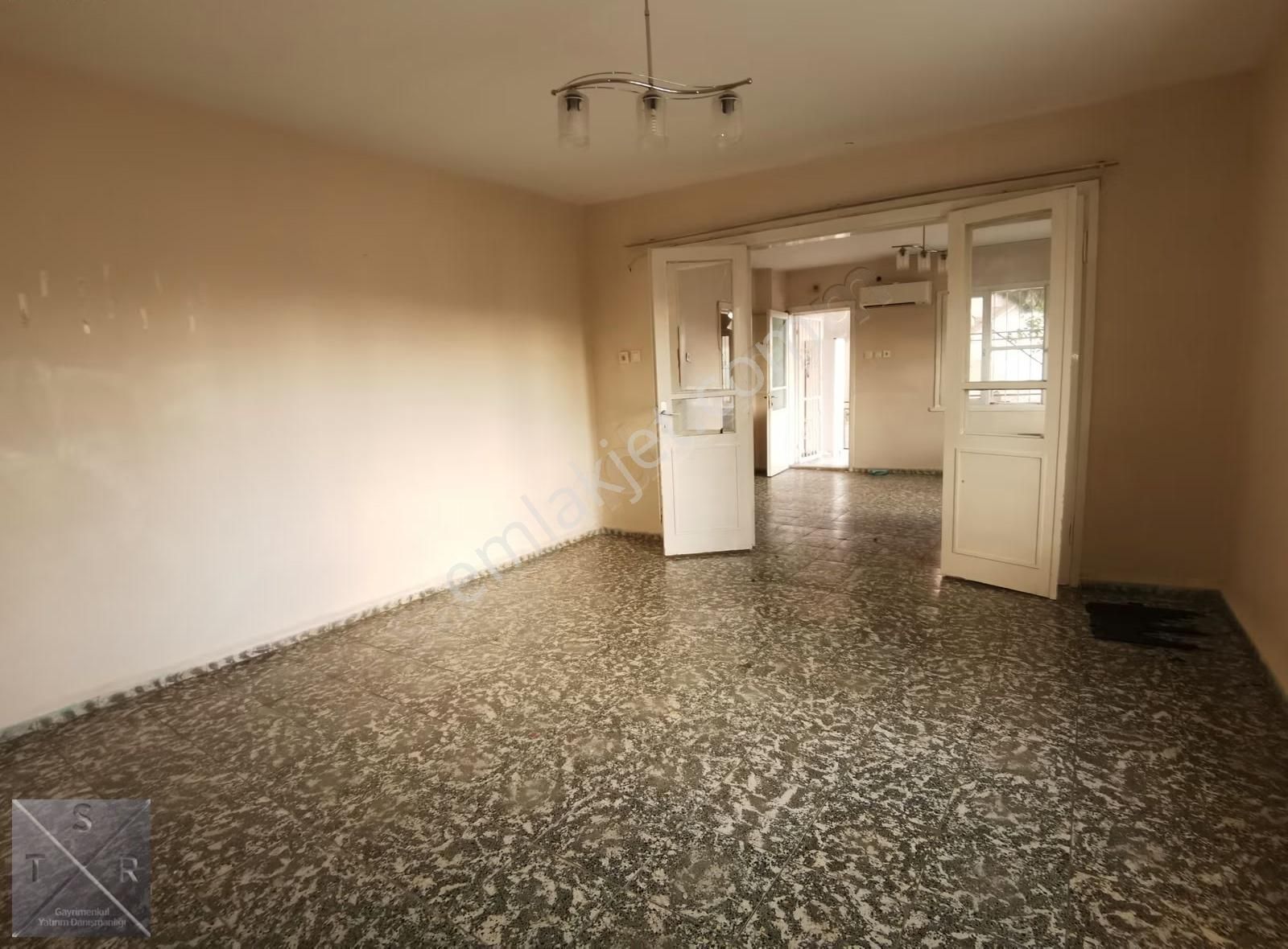 Karşıyaka Cumhuriyet Mah.müstakil Bahçeli Kiralık 3+1 Daire - Görsel 2