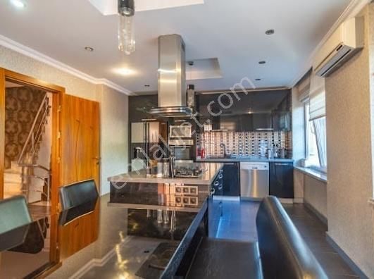 Fatih Mah.de Deniz Manzaralı, Müstakil Girişli,e5e Yakın Villa - Görsel 20