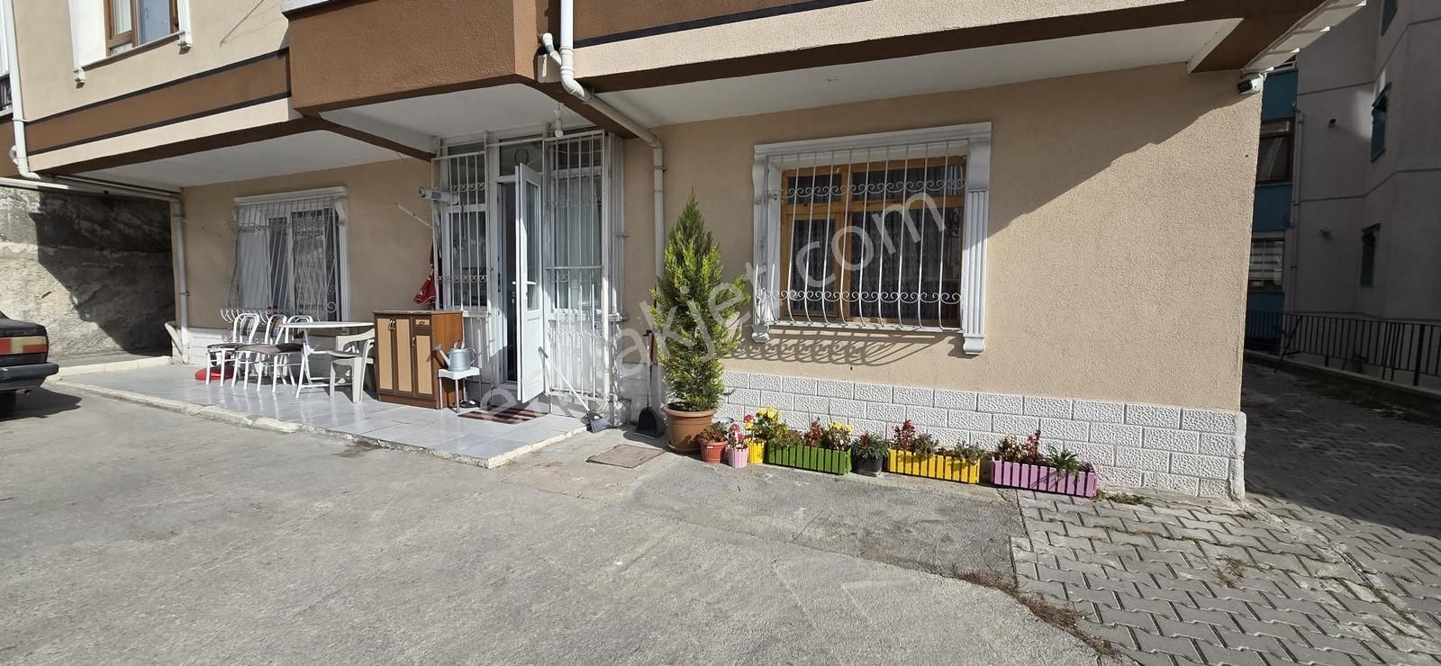 Bahçelerüstü Mah 2+1 Geniş Ve Yapılı Bahçe Katı Güney Cephe 95m2