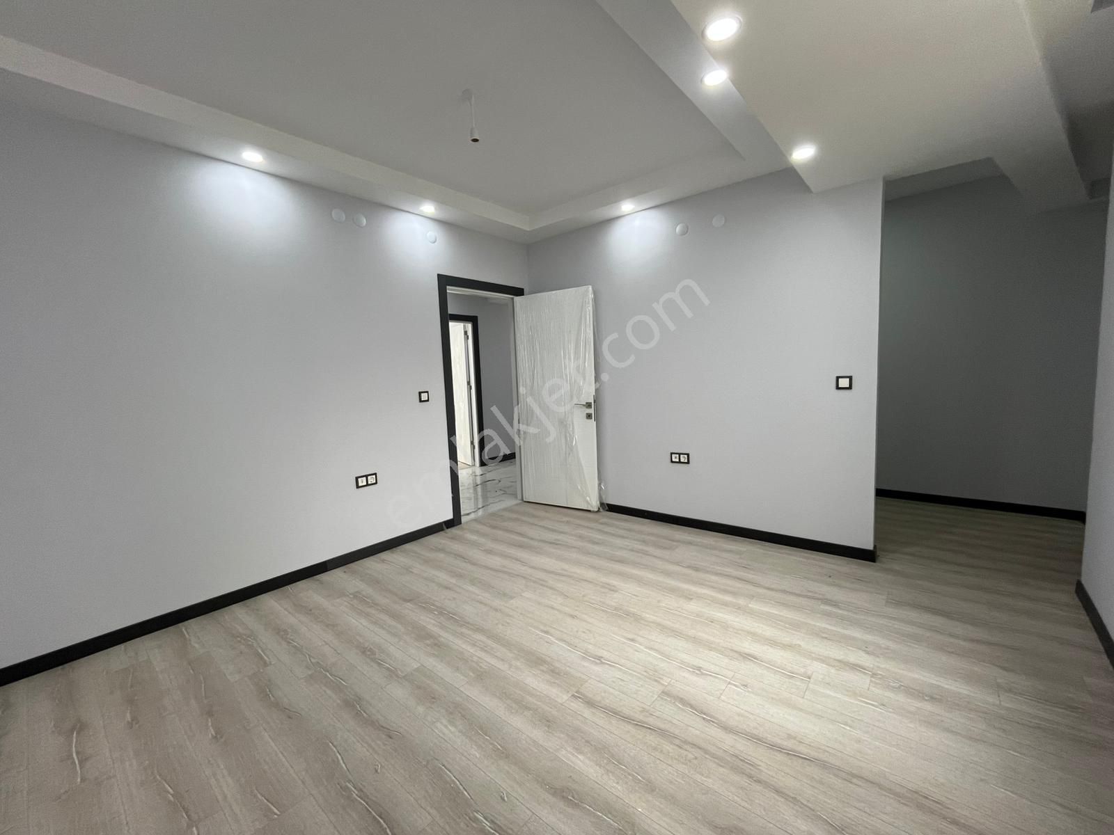 Tuncay Kartal'dan Çamlıca Mh Özel Garajlı İskanlı Köşe 3+1 Daire - Görsel 19