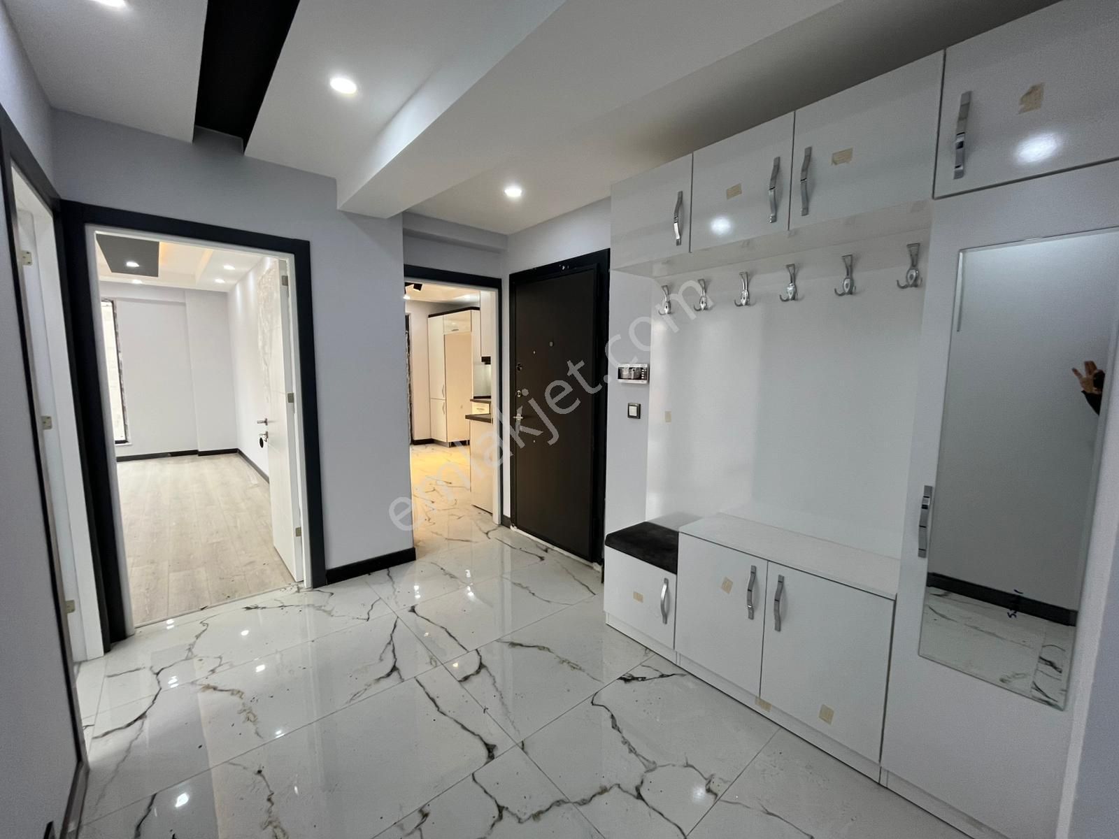 Tuncay Kartal'dan Çamlıca Mh Özel Garajlı İskanlı Köşe 3+1 Daire - Görsel 11