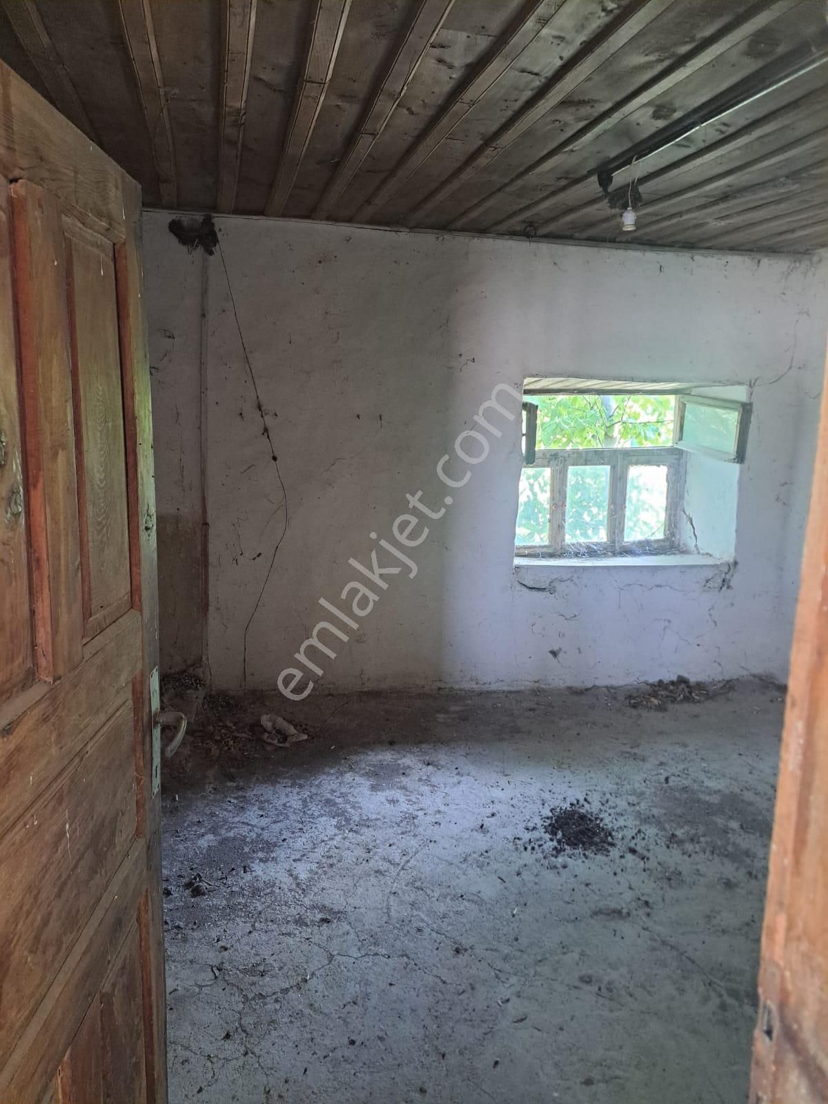 Burdur Kemer Yakalarda Köy İçinde Yola Cephe Köy Evi - Görsel 3