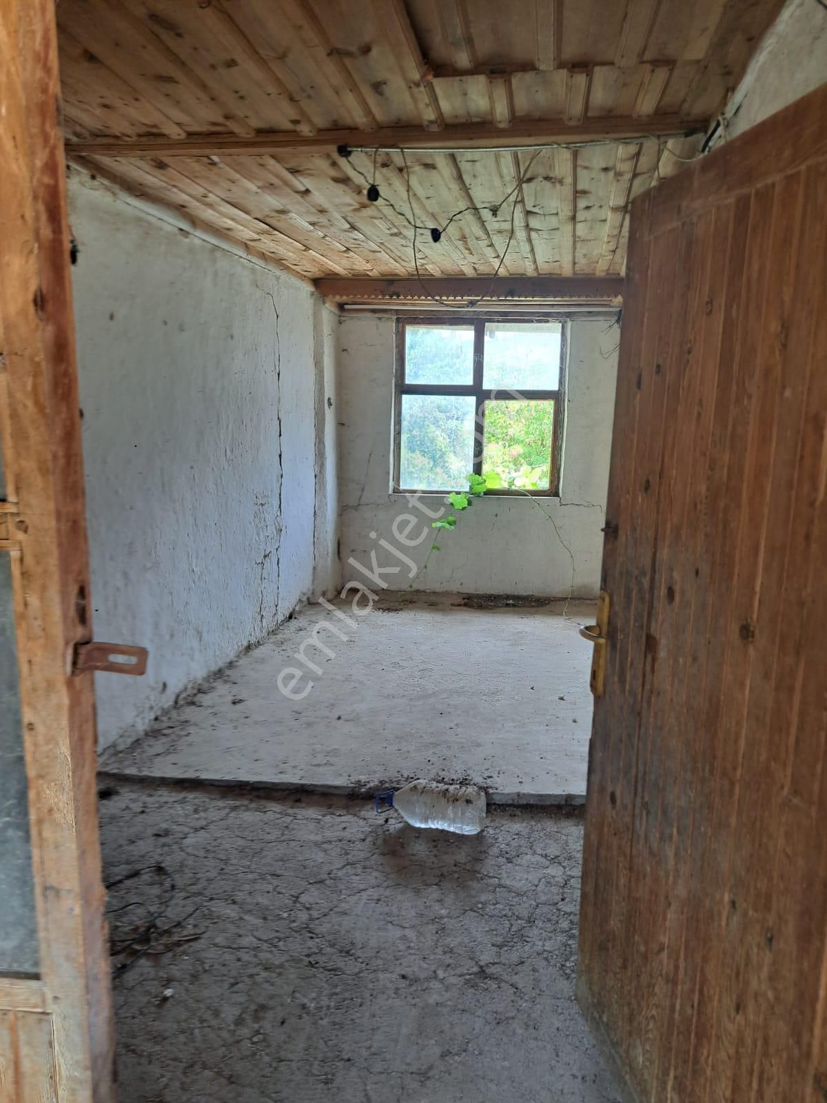 Burdur Kemer Yakalarda Köy İçinde Yola Cephe Köy Evi - Görsel 4