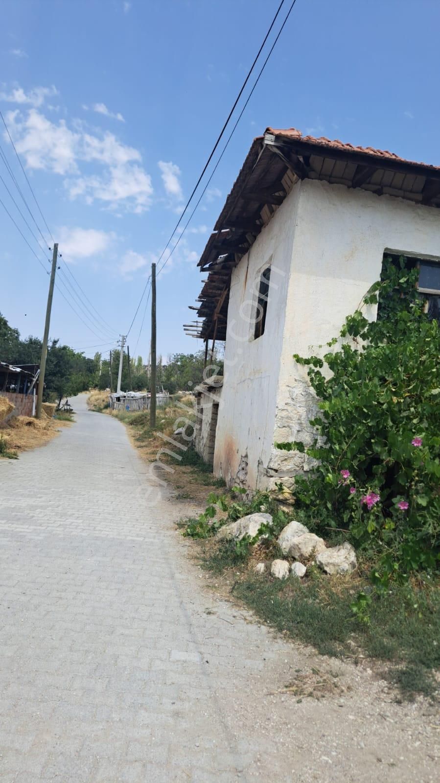 Burdur Kemer Yakalarda Köy İçinde Yola Cephe Köy Evi - Görsel 2