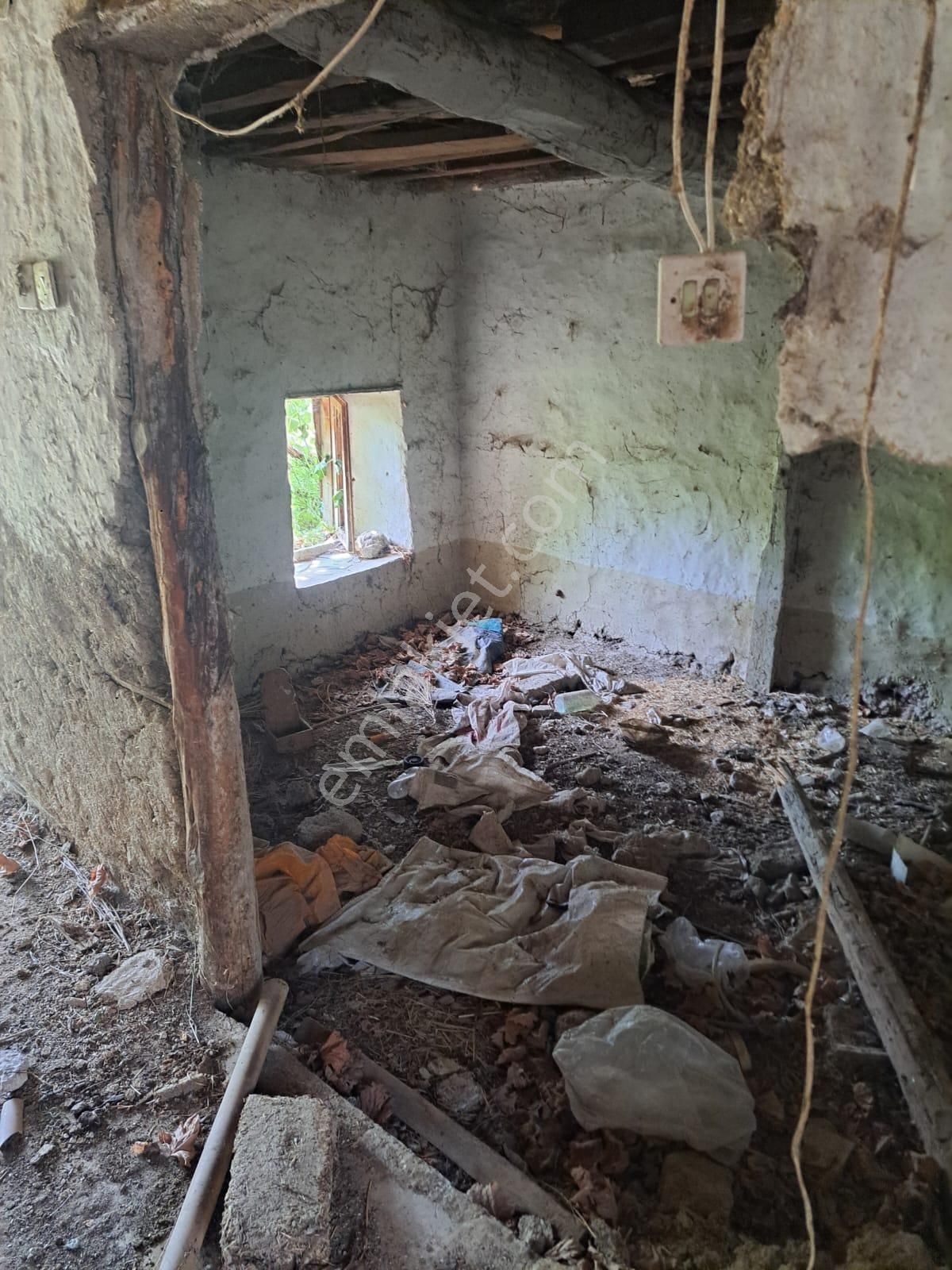 Burdur Kemer Yakalarda Köy İçinde Yola Cephe Köy Evi - Görsel 7