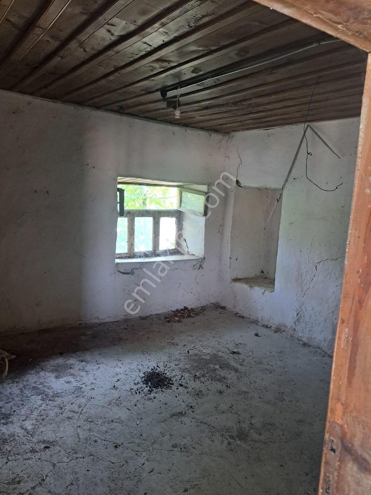 Burdur Kemer Yakalarda Köy İçinde Yola Cephe Köy Evi - Görsel 22