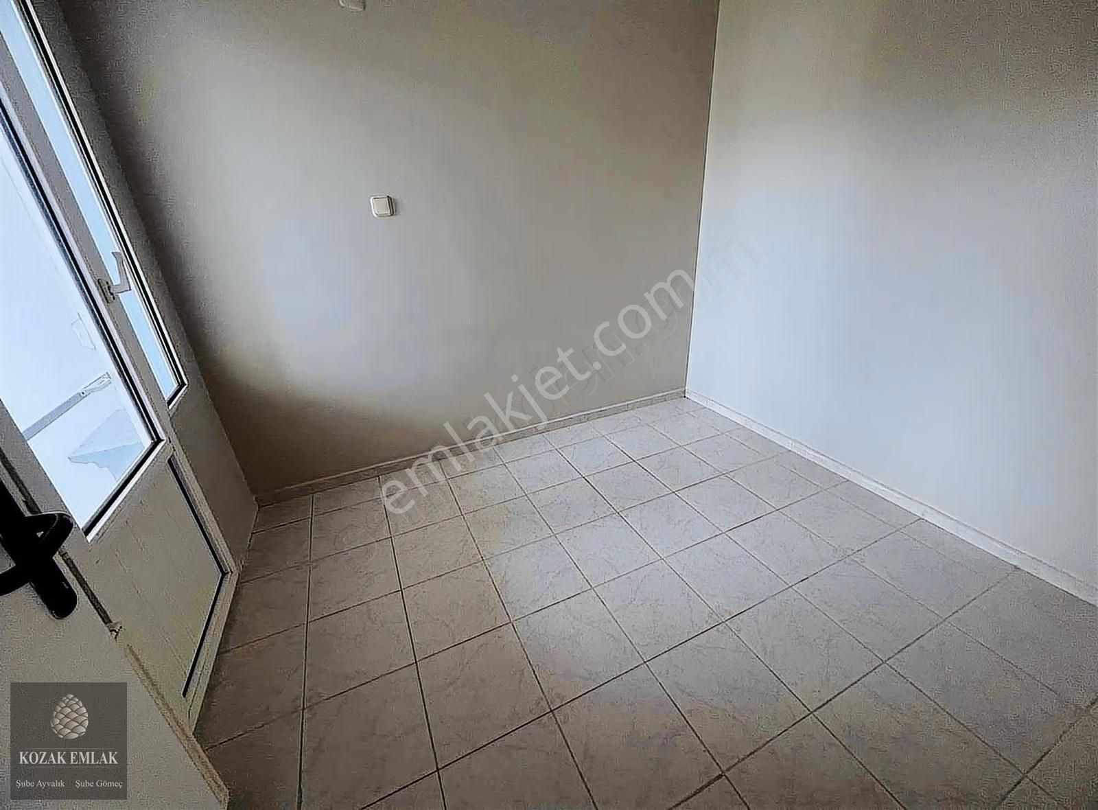 Ayvalık Küçükköyde Havuzlu Sitede Kiralık 3+1 Villa - Görsel 5