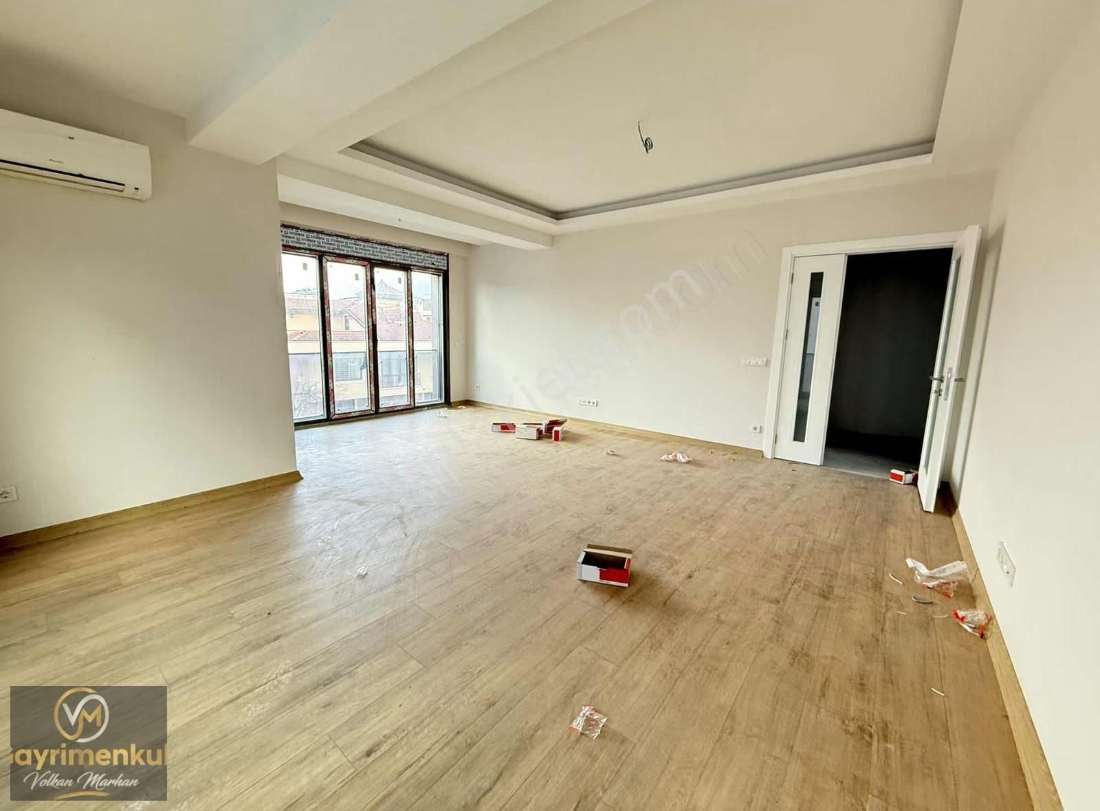 Çengelköy 'ün En Güzel Sokağında Şık Ara Kat - Görsel 3