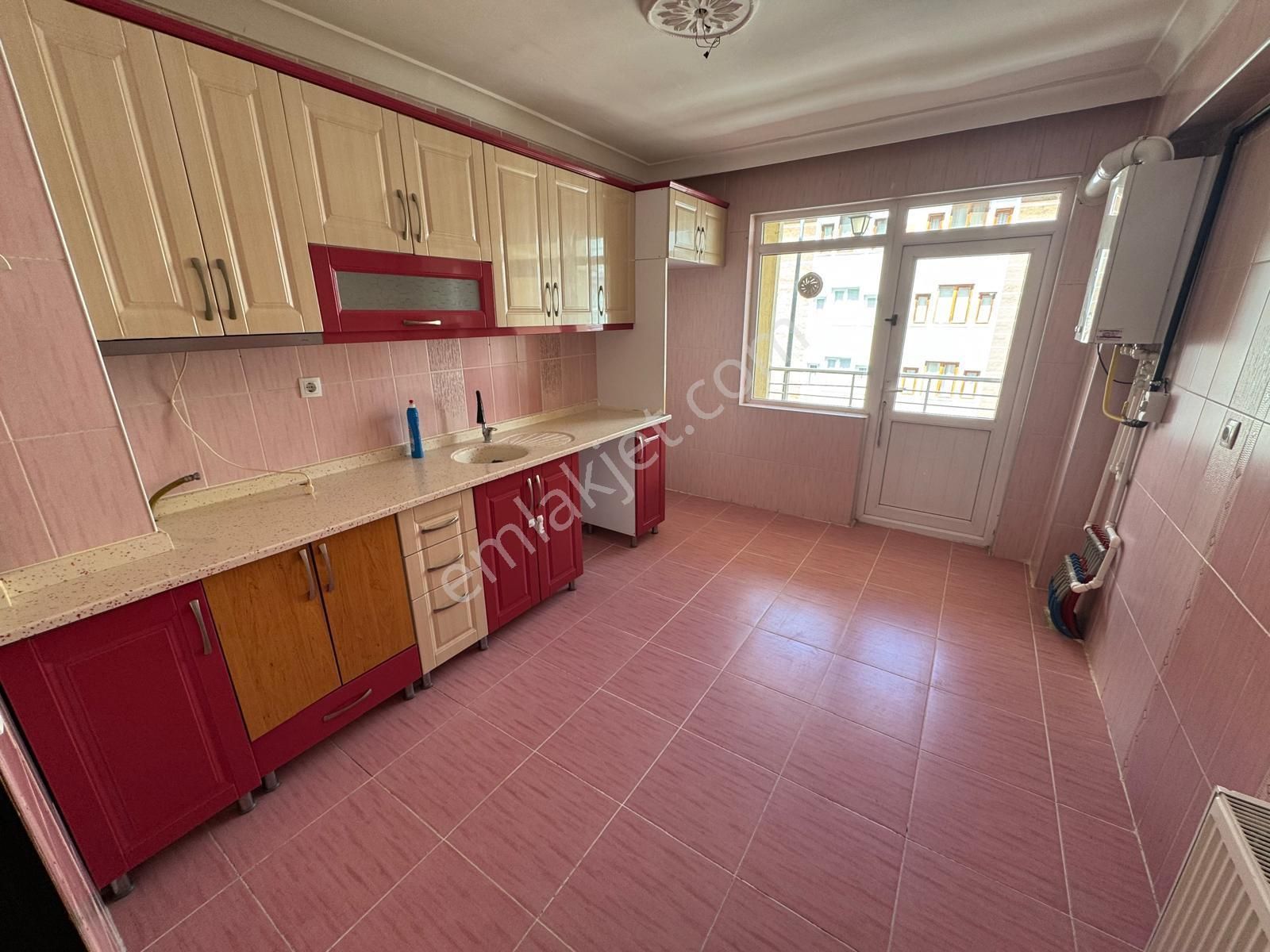 Atapark'ta Ön Cephe Asansörlü Masrafsız 3+1 Daire!