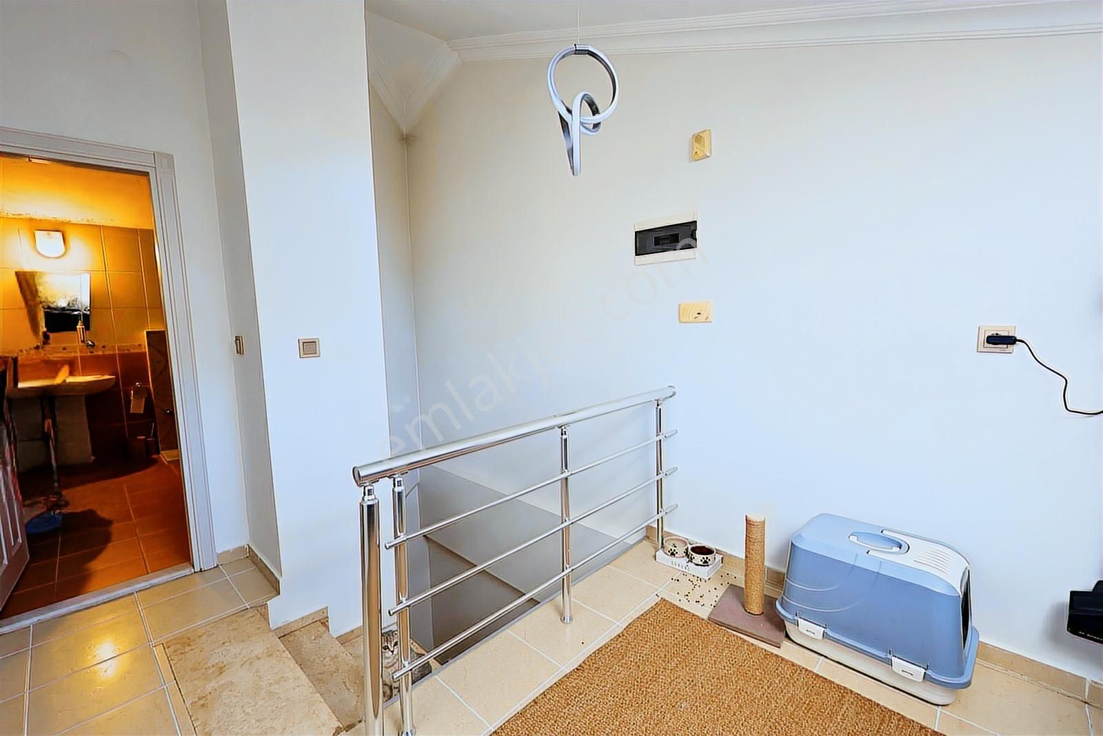 Dutlubahçe'de Konforlu Bir Yaşam İçin Yenilenmiş Bakımlı Daire - Görsel 19