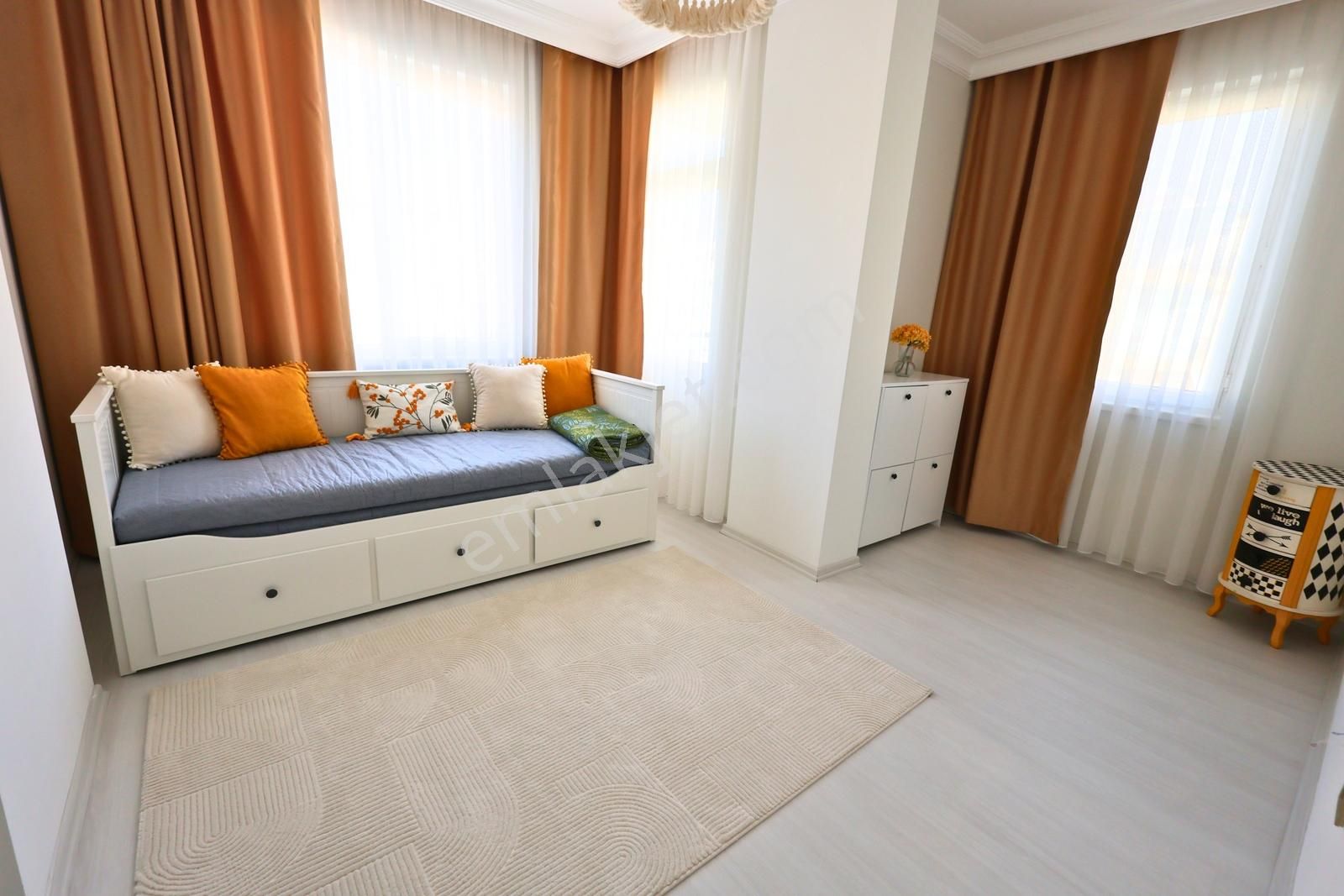 Dutlubahçe'de Konforlu Bir Yaşam İçin Yenilenmiş Bakımlı Daire - Görsel 18