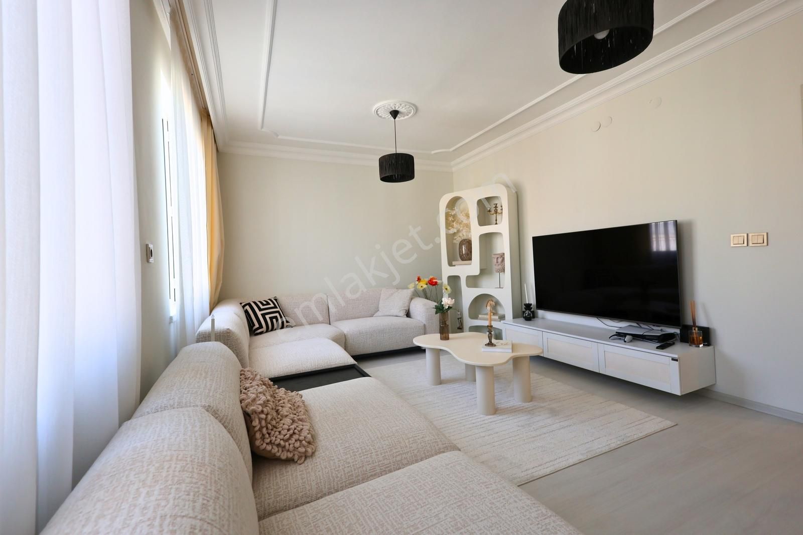 Dutlubahçe'de Konforlu Bir Yaşam İçin Yenilenmiş Bakımlı Daire - Görsel 31