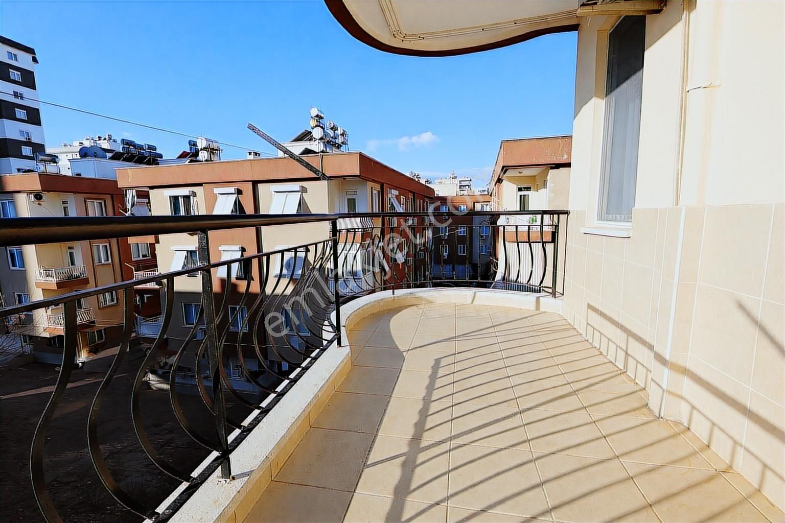 Dutlubahçe'de Konforlu Bir Yaşam İçin Yenilenmiş Bakımlı Daire - Görsel 17