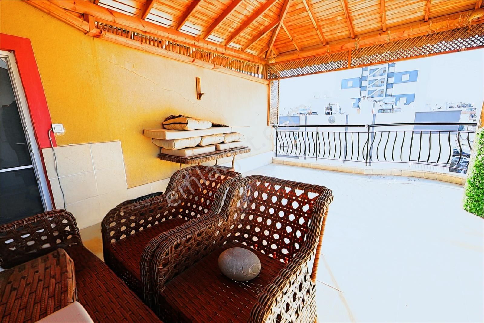 Dutlubahçe'de Konforlu Bir Yaşam İçin Yenilenmiş Bakımlı Daire - Görsel 21