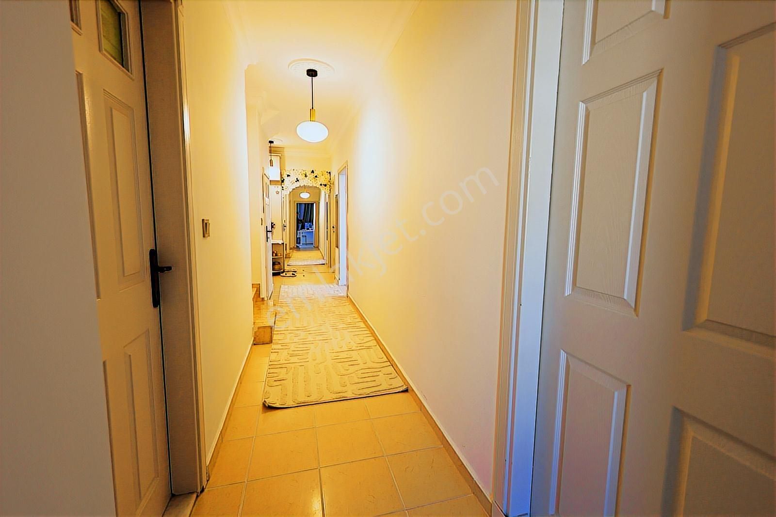 Dutlubahçe'de Konforlu Bir Yaşam İçin Yenilenmiş Bakımlı Daire - Görsel 12