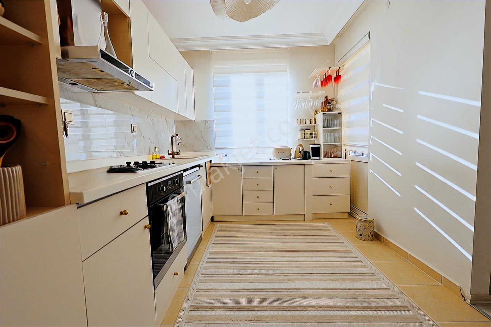 Dutlubahçe'de Konforlu Bir Yaşam İçin Yenilenmiş Bakımlı Daire - Görsel 15