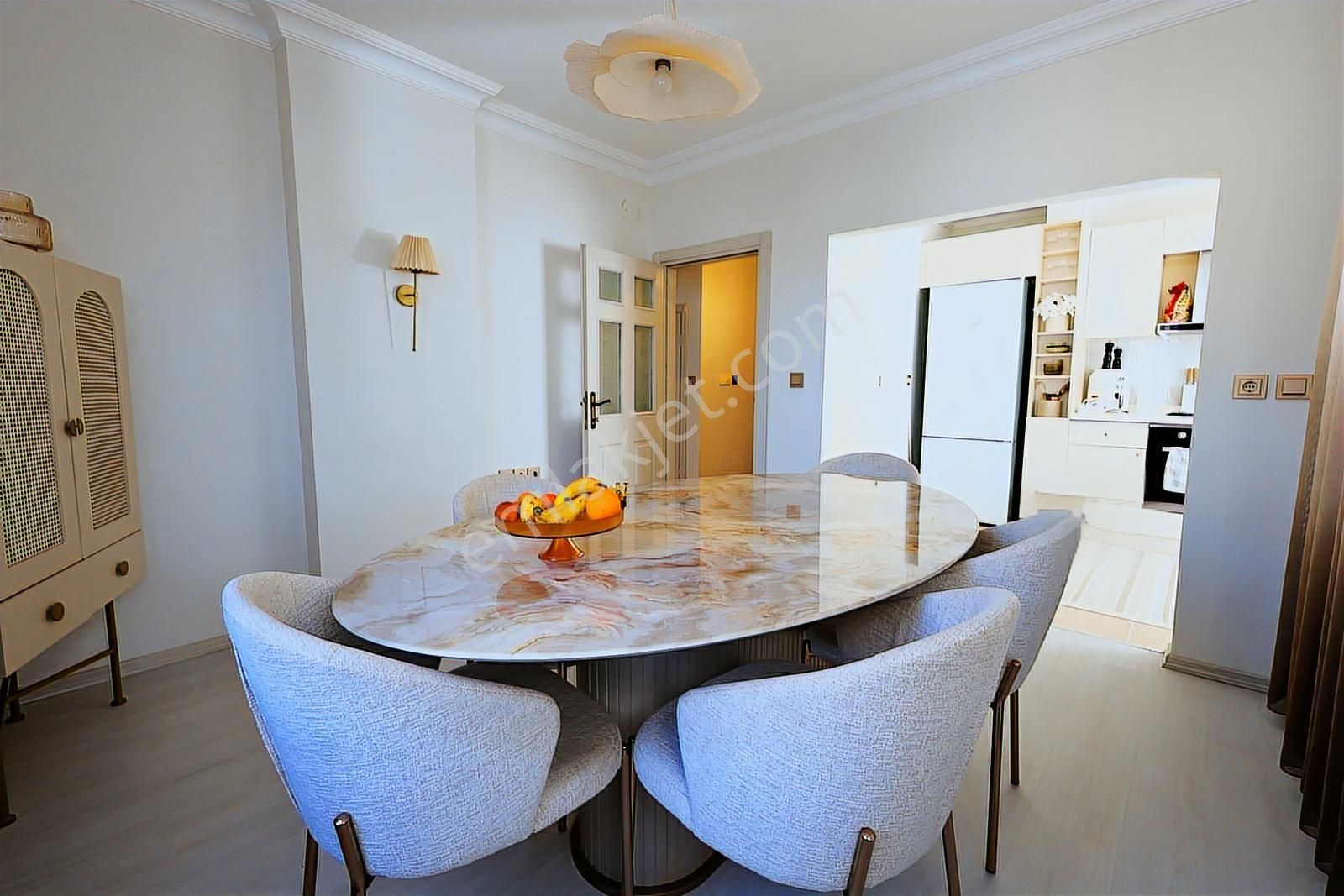 Dutlubahçe'de Konforlu Bir Yaşam İçin Yenilenmiş Bakımlı Daire - Görsel 23