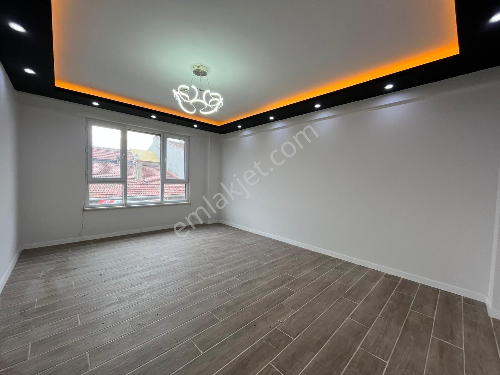 Tuncay Kartal'dan Çamlıca Mh Kapalı Pazar Yanı Fırsat 3+1