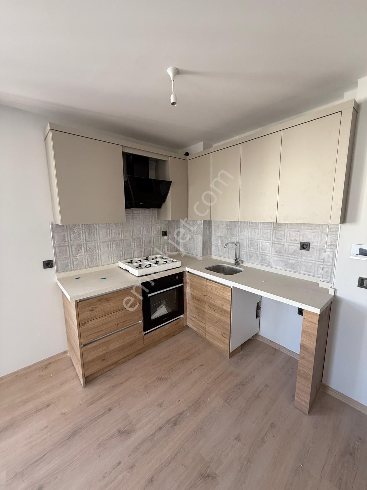 Merkezde Tramvaya 2 Dk. Mesafede Katta Sıfır 2+1 Daire