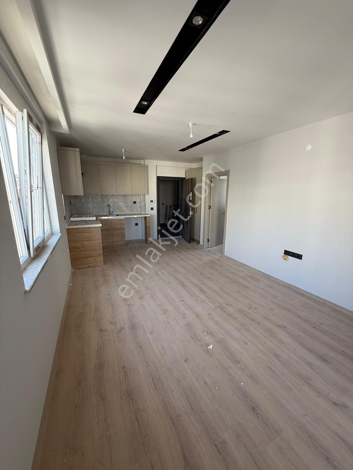 Merkezde Tramvaya 2 Dk. Mesafede Katta Sıfır 2+1 Daire - Görsel 3