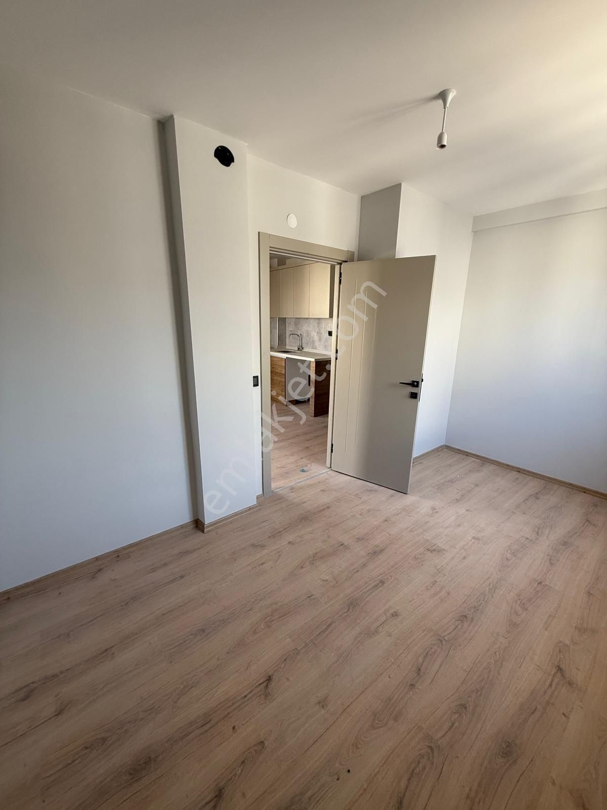 Merkezde Tramvaya 2 Dk. Mesafede Katta Sıfır 2+1 Daire - Görsel 7